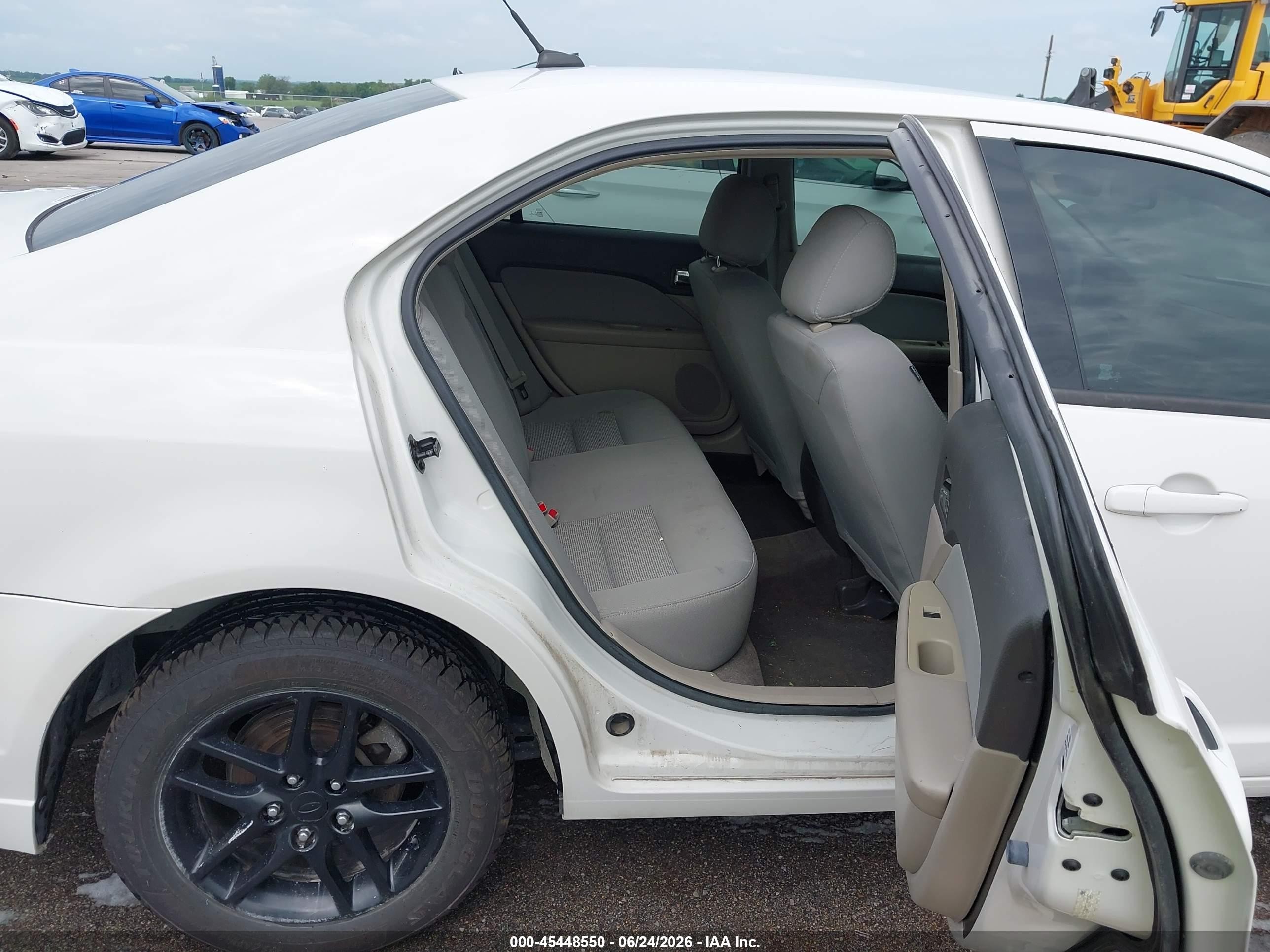 2012 Ford Fusion S White vin: 3FAHP0GA9CR367079