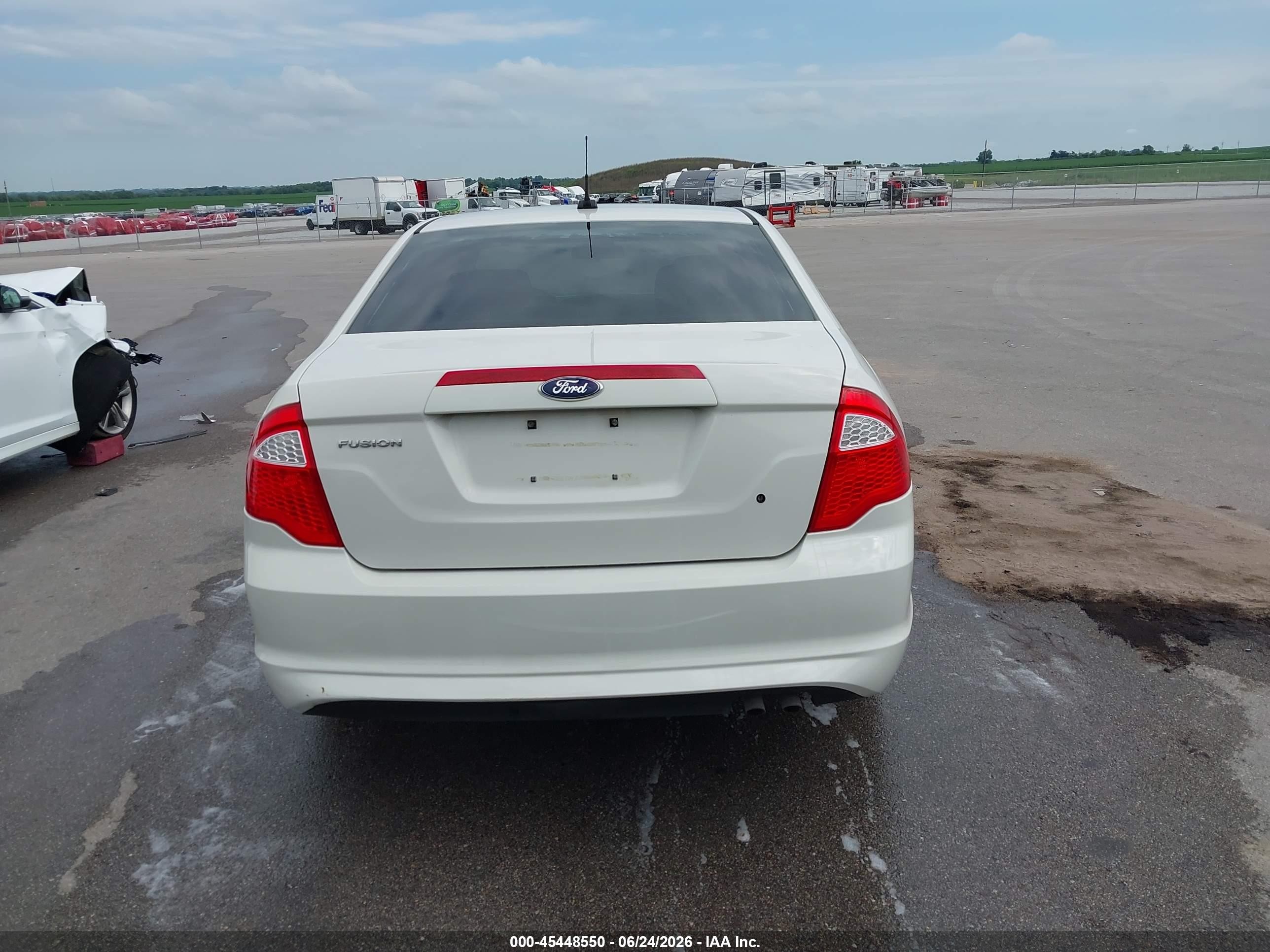 2012 Ford Fusion S White vin: 3FAHP0GA9CR367079