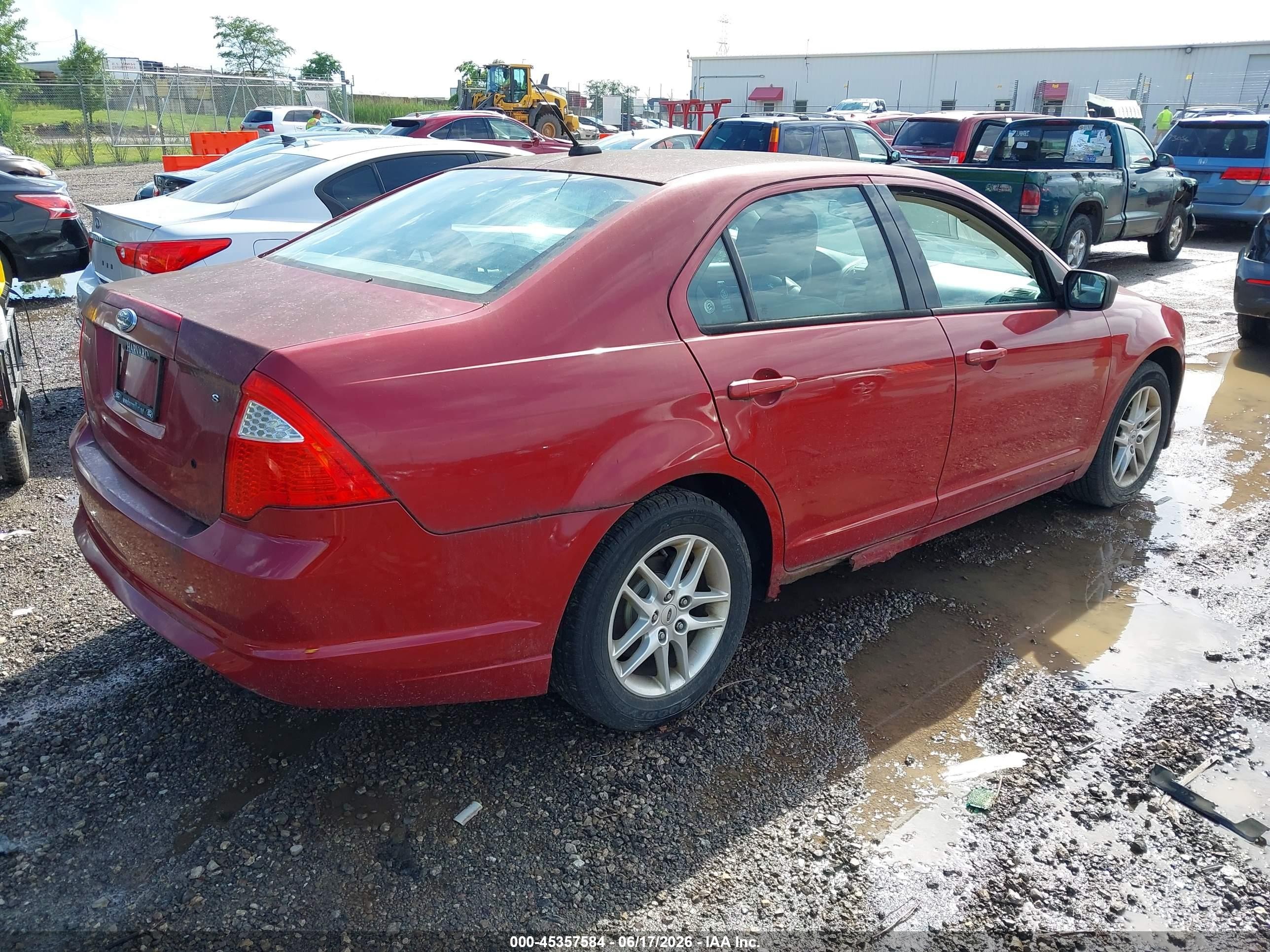 2010 Ford Fusion S Красный vin: 3FAHP0GAXAR254934