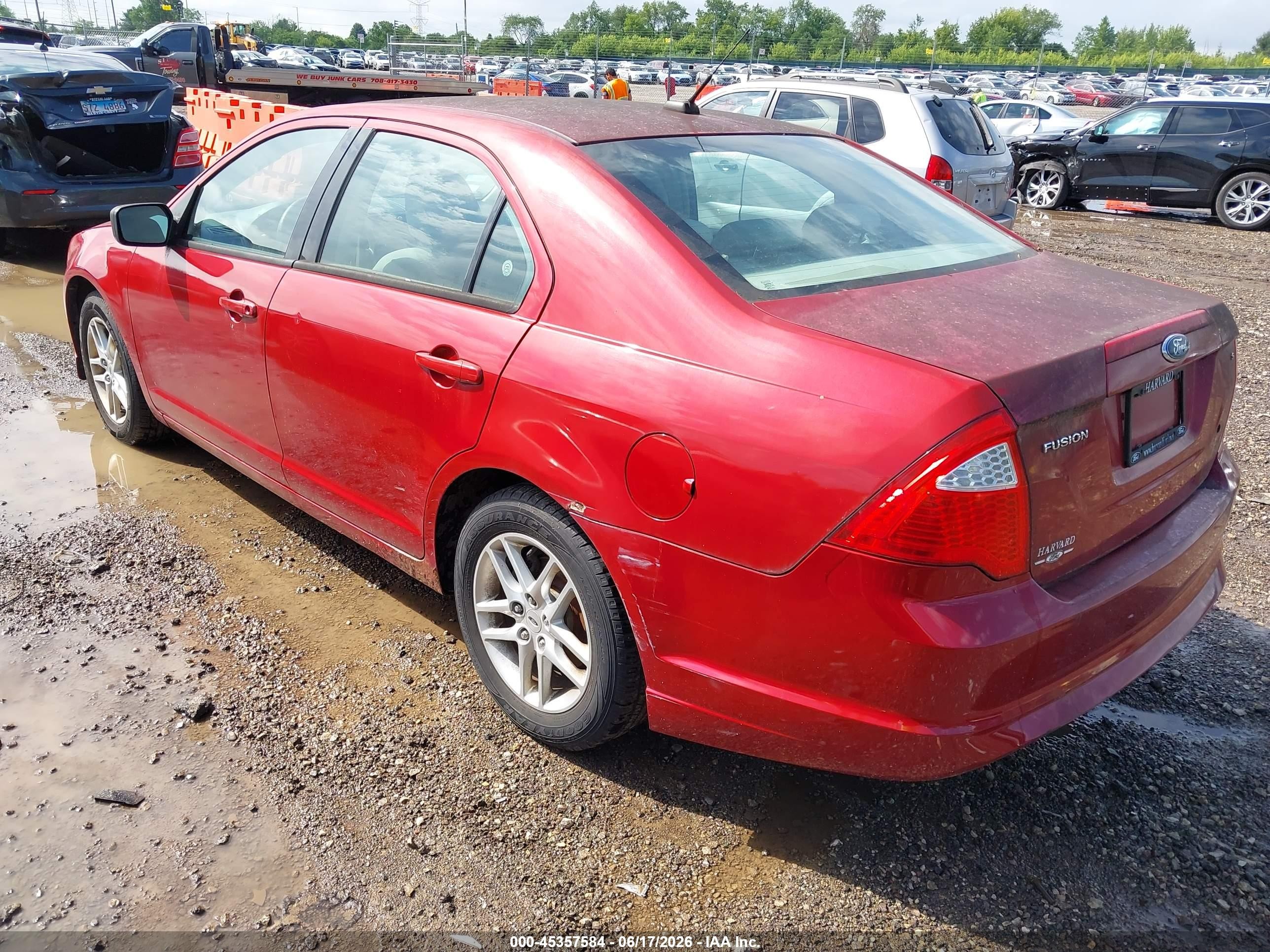 2010 Ford Fusion S Красный vin: 3FAHP0GAXAR254934