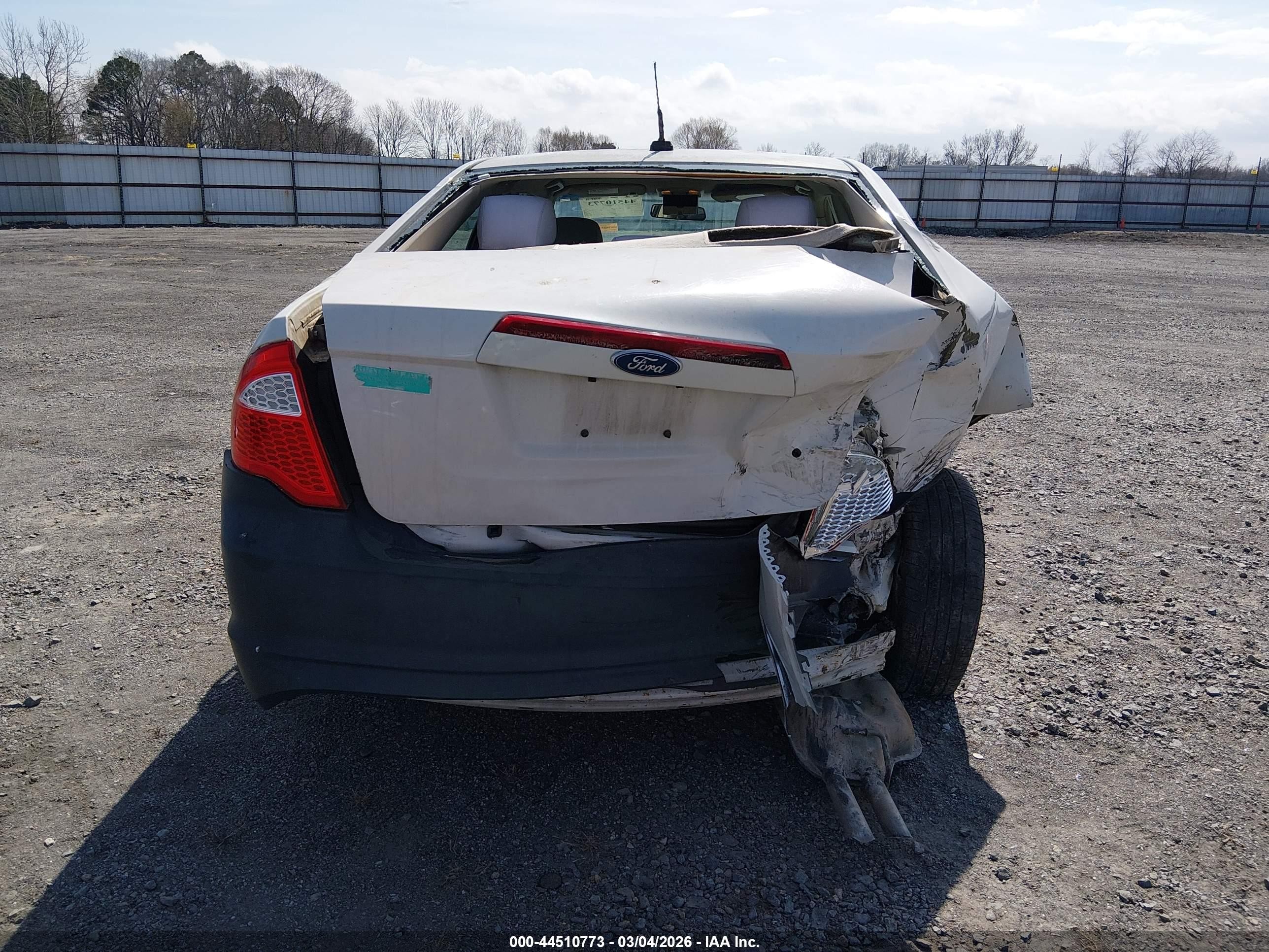2011 Ford Fusion S White vin: 3FAHP0GAXBR122239