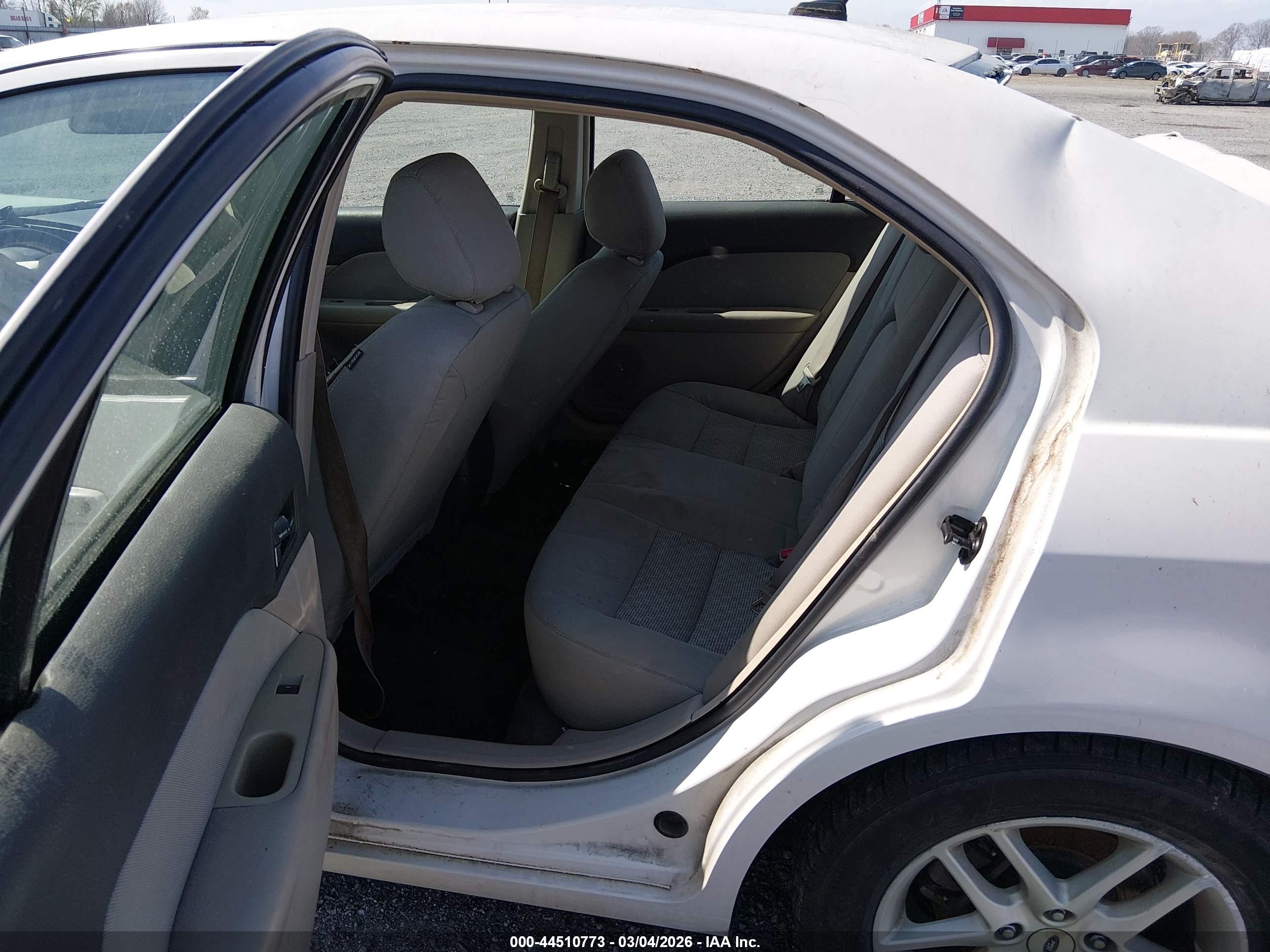 2011 Ford Fusion S White vin: 3FAHP0GAXBR122239