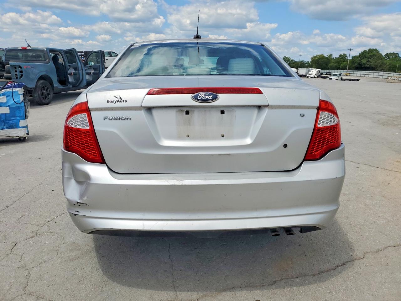 2011 Ford Fusion S Silver vin: 3FAHP0GAXBR206822