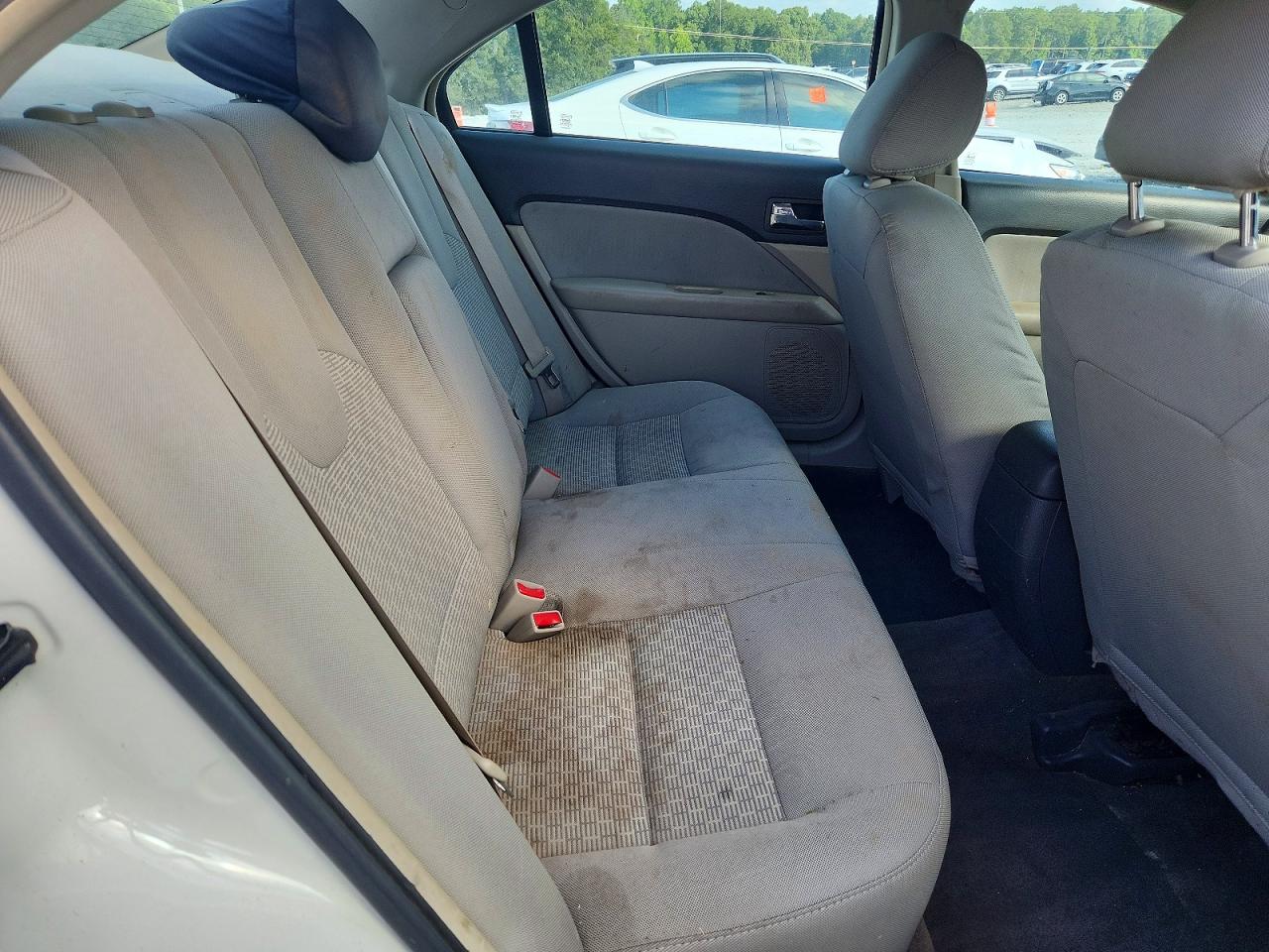 2011 Ford Fusion S White vin: 3FAHP0GAXBR243515