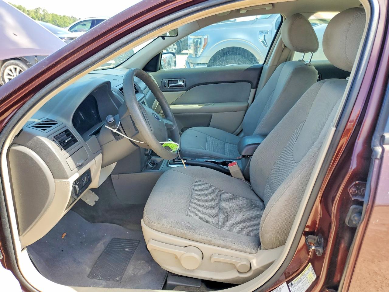 2012 Ford Fusion S Maroon vin: 3FAHP0GAXCR143657