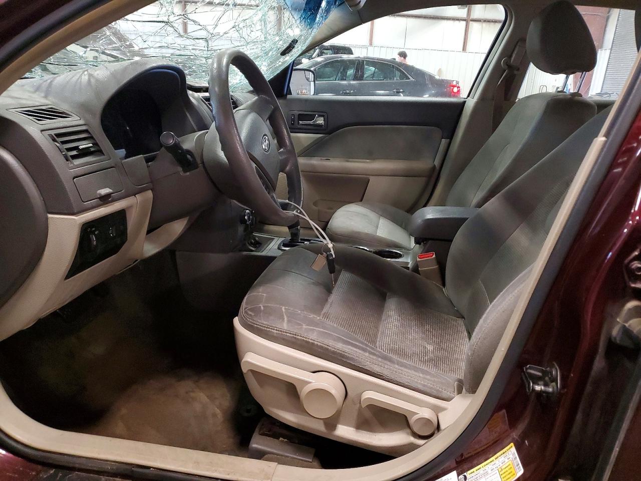 2012 Ford Fusion S Burgundy vin: 3FAHP0GAXCR394324