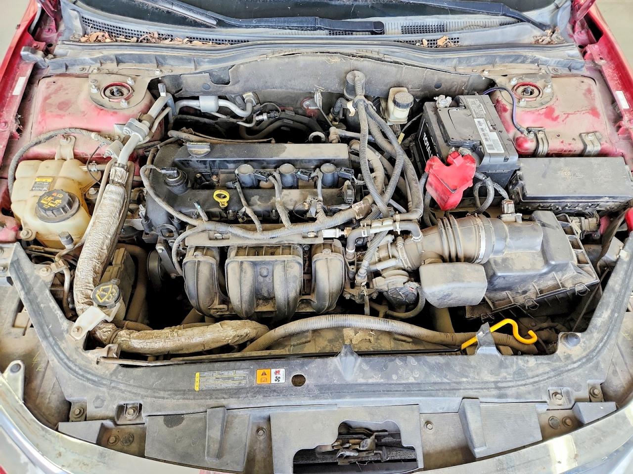 2010 Ford Fusion Se Red vin: 3FAHP0HA0AR163069