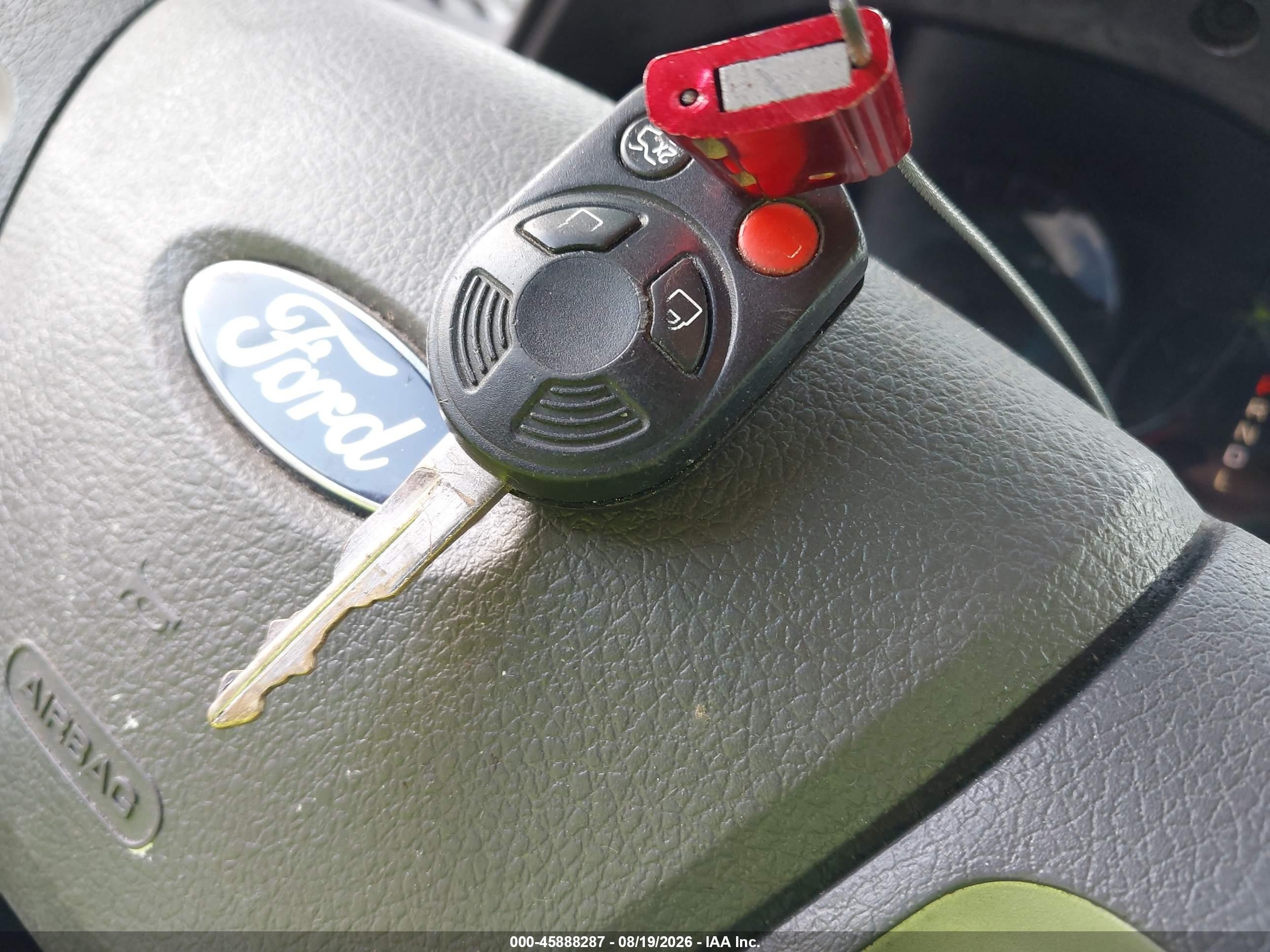 2010 Ford Fusion Se Red vin: 3FAHP0HA0AR233329