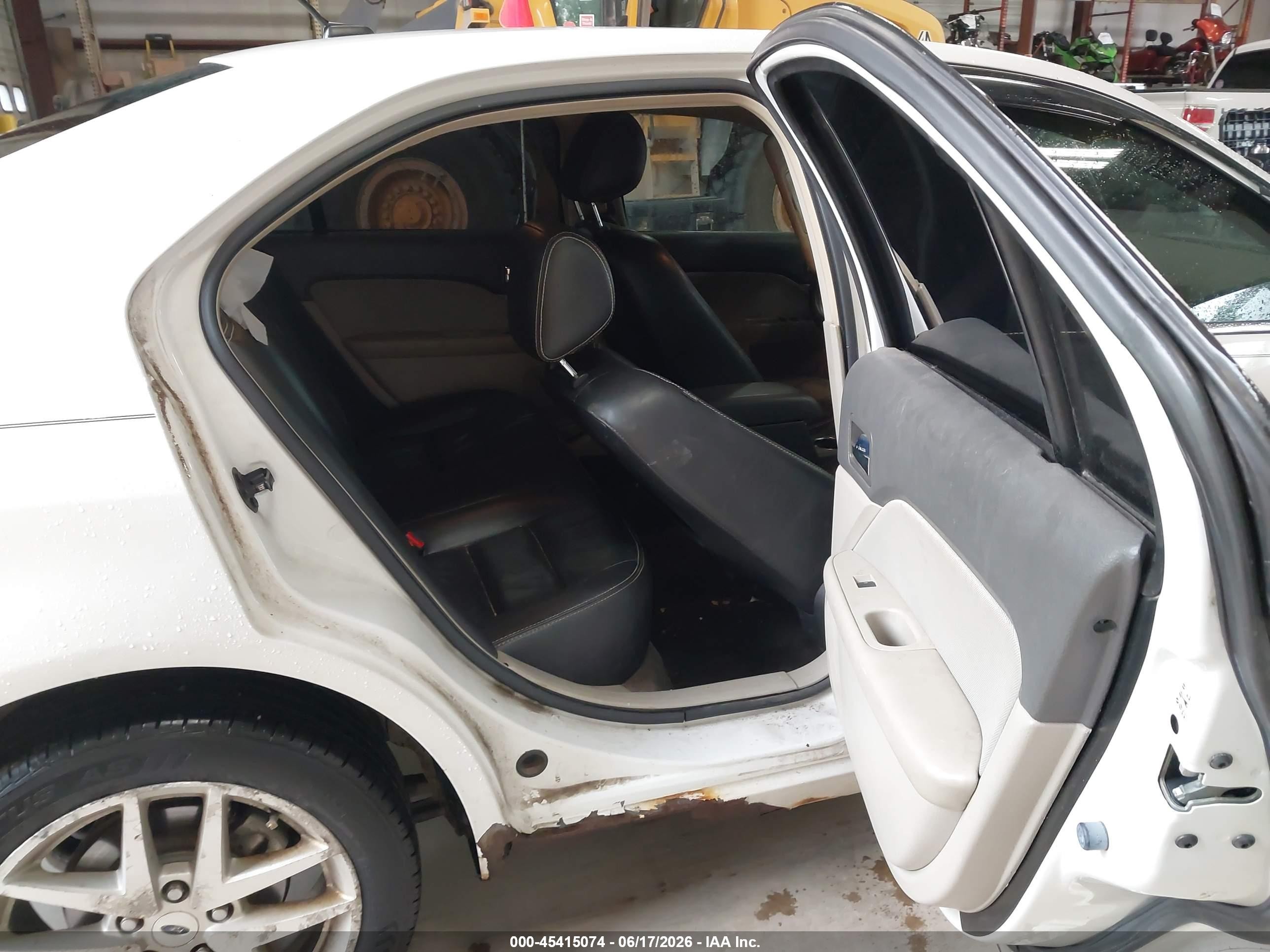 2010 Ford Fusion Se White vin: 3FAHP0HA0AR243469