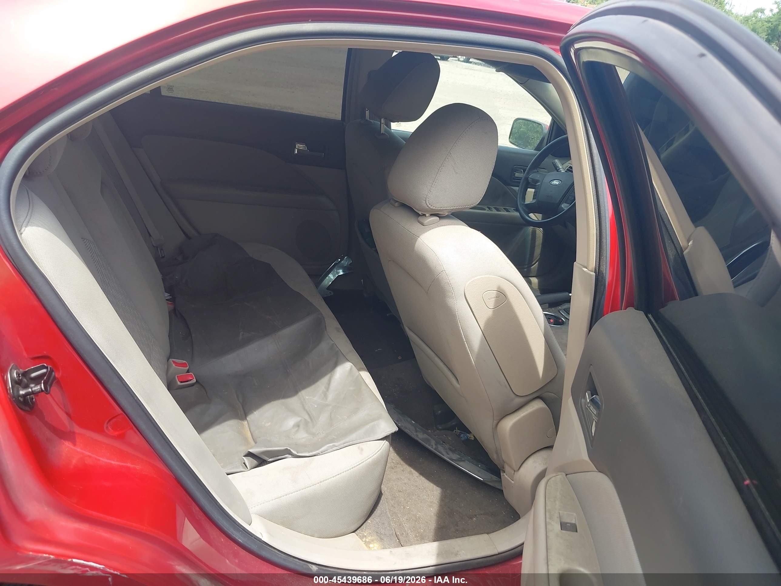 2010 Ford Fusion Se Red vin: 3FAHP0HA0AR259154
