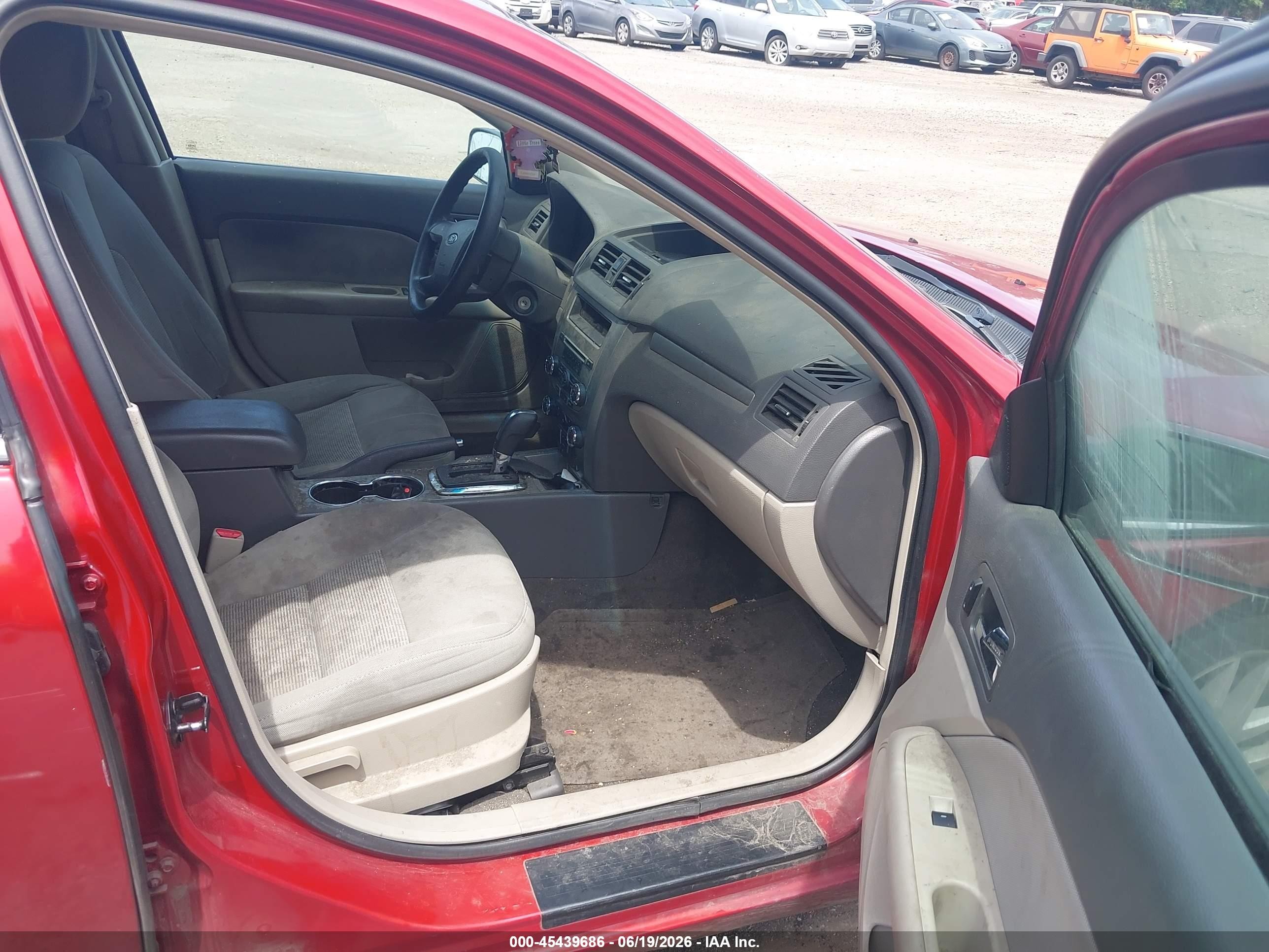 2010 Ford Fusion Se Red vin: 3FAHP0HA0AR259154