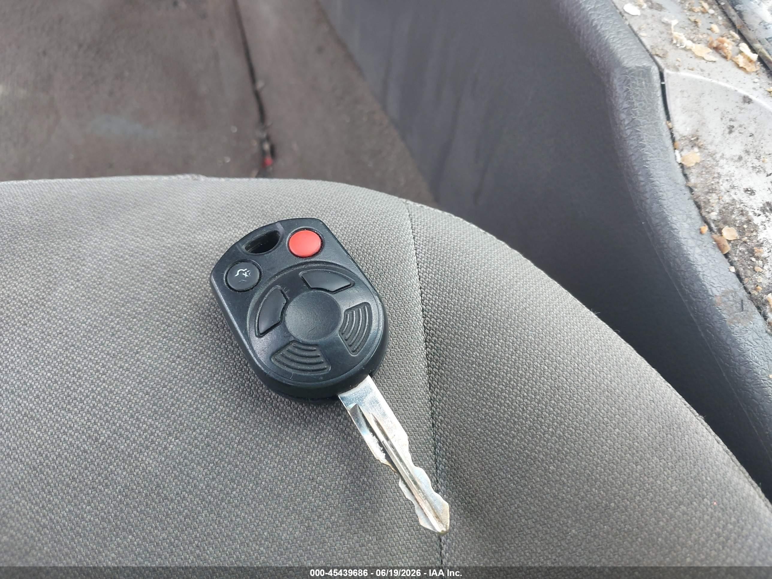 2010 Ford Fusion Se Red vin: 3FAHP0HA0AR259154