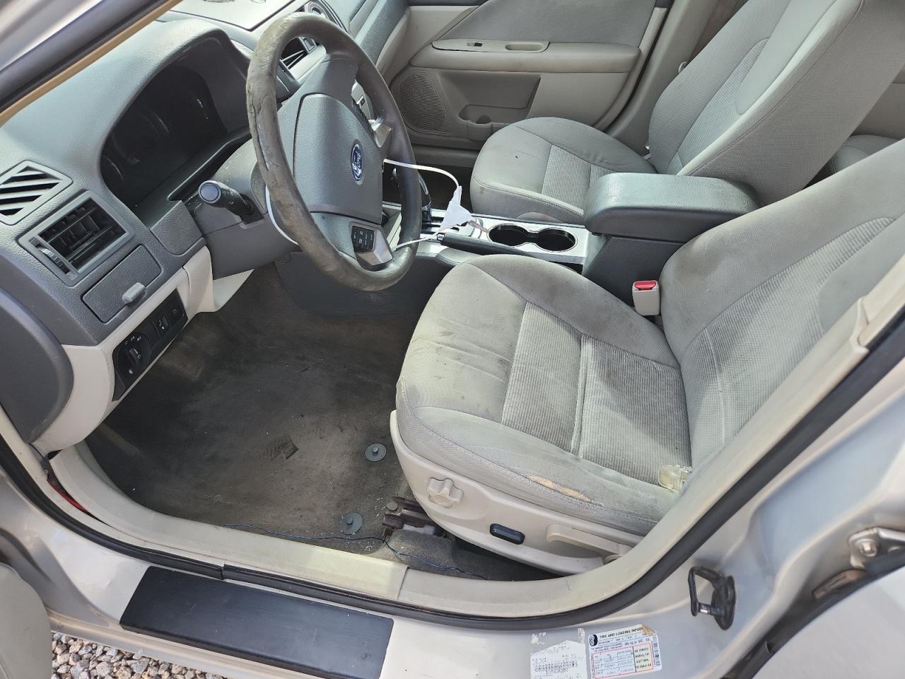 2010 Ford Fusion Se Beige vin: 3FAHP0HA0AR290873