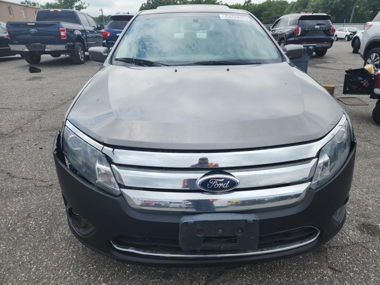 2010 Ford Fusion Se Gray vin: 3FAHP0HA0AR343989 Damage: Hood, Heavy Scratch, 1/2 To 1 Inch