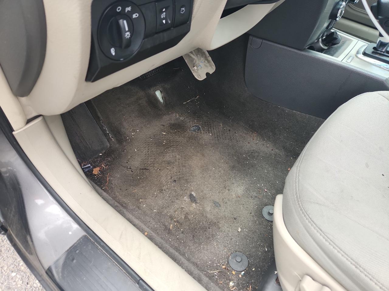 2010 Ford Fusion Se Gray vin: 3FAHP0HA0AR343989 Damage: Left Front Carpet, Torn, 3 To 4 Inches
