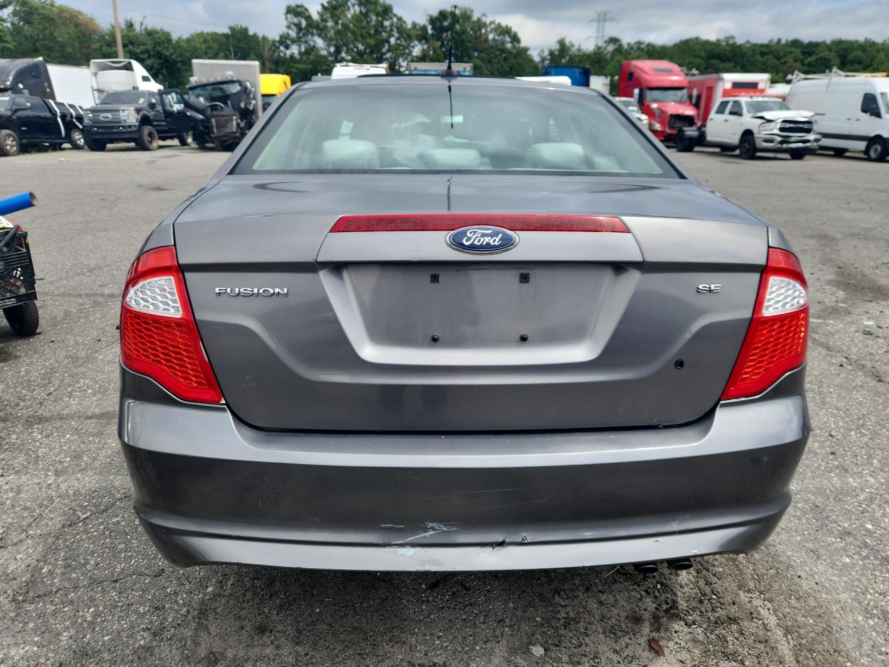 2010 Ford Fusion Se Gray vin: 3FAHP0HA0AR343989 Damage: Rear Bumper/Cover, Broken, Replacement Required