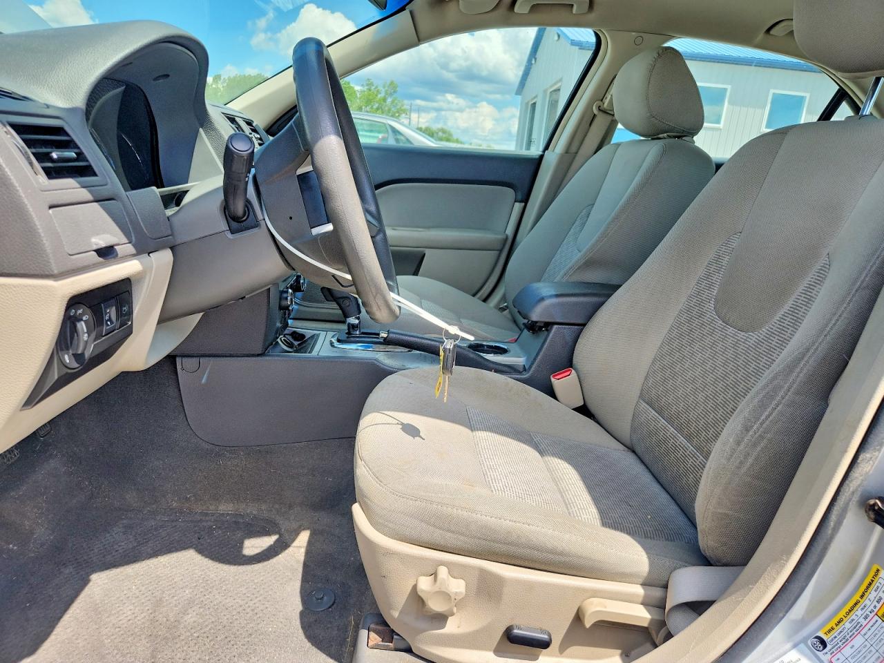 2010 Ford Fusion Se Silver vin: 3FAHP0HA0AR415208