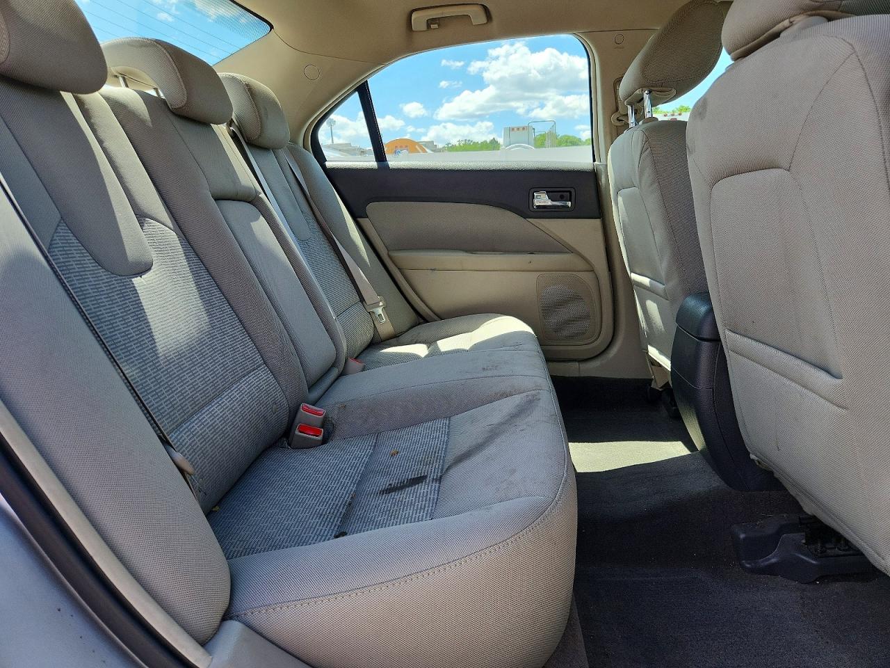 2010 Ford Fusion Se Silver vin: 3FAHP0HA0AR415208