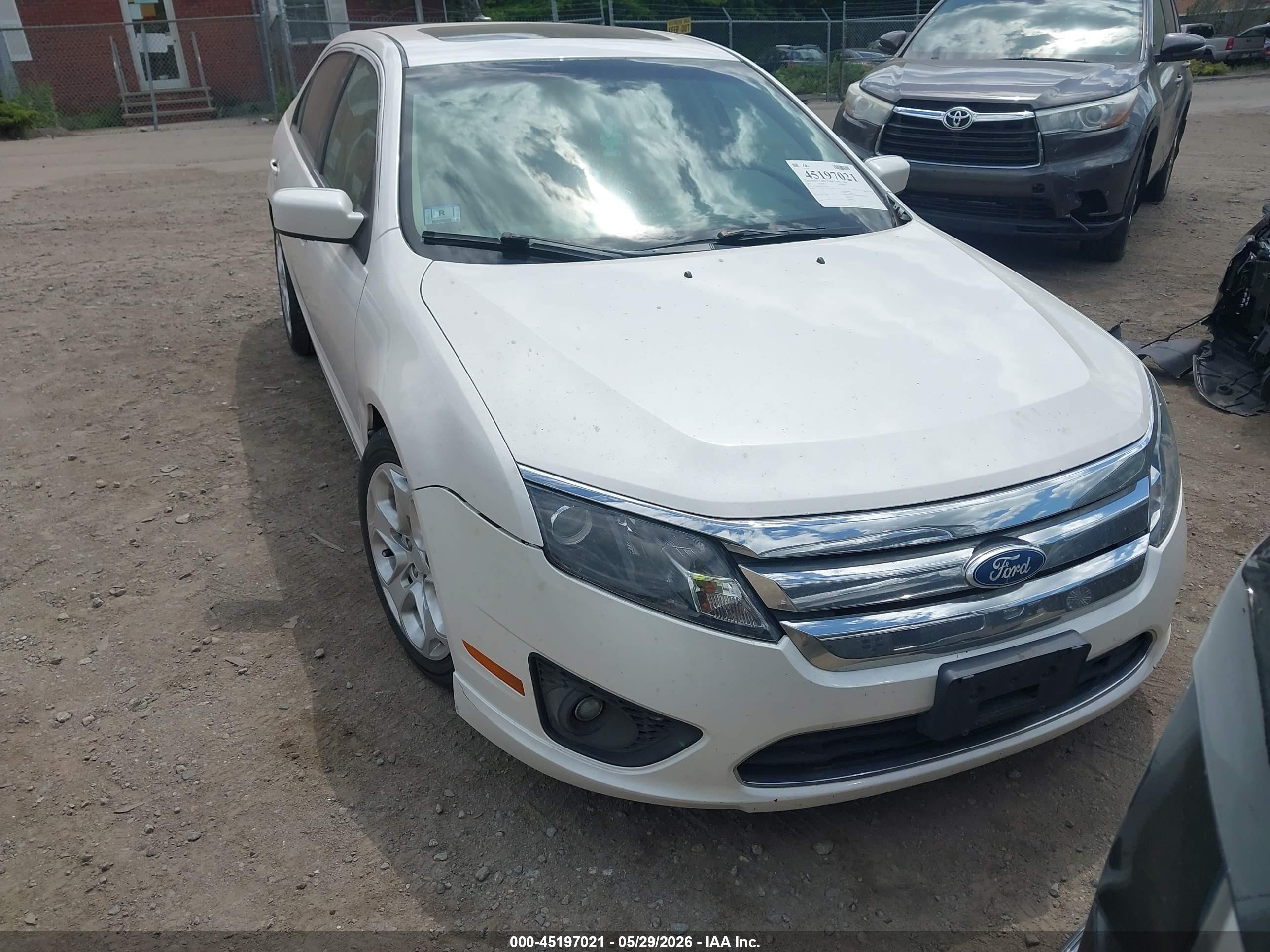 2011 Ford Fusion Se White vin: 3FAHP0HA0BR118599