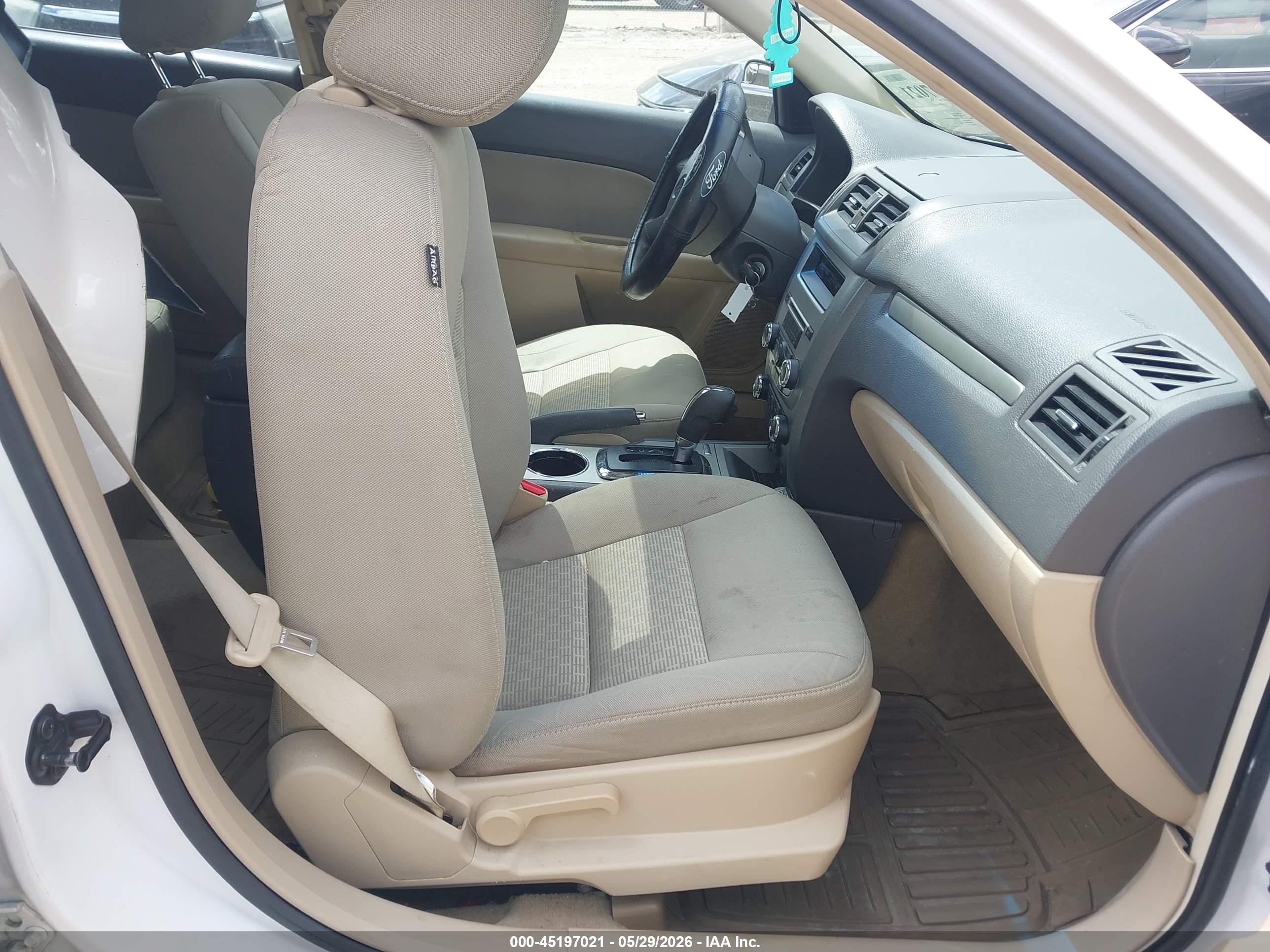 2011 Ford Fusion Se White vin: 3FAHP0HA0BR118599