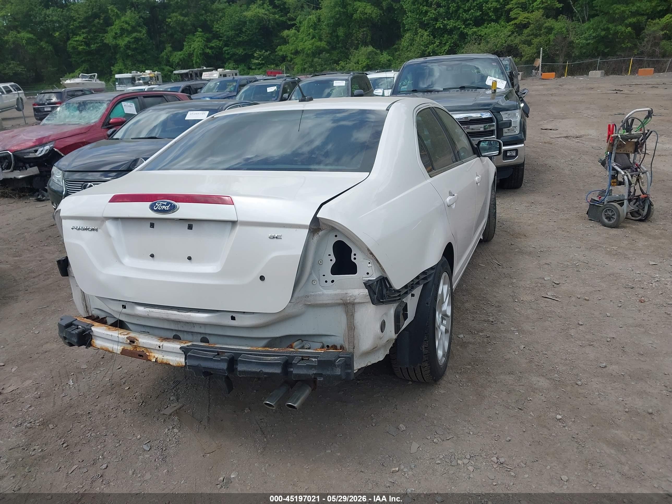 2011 Ford Fusion Se White vin: 3FAHP0HA0BR118599