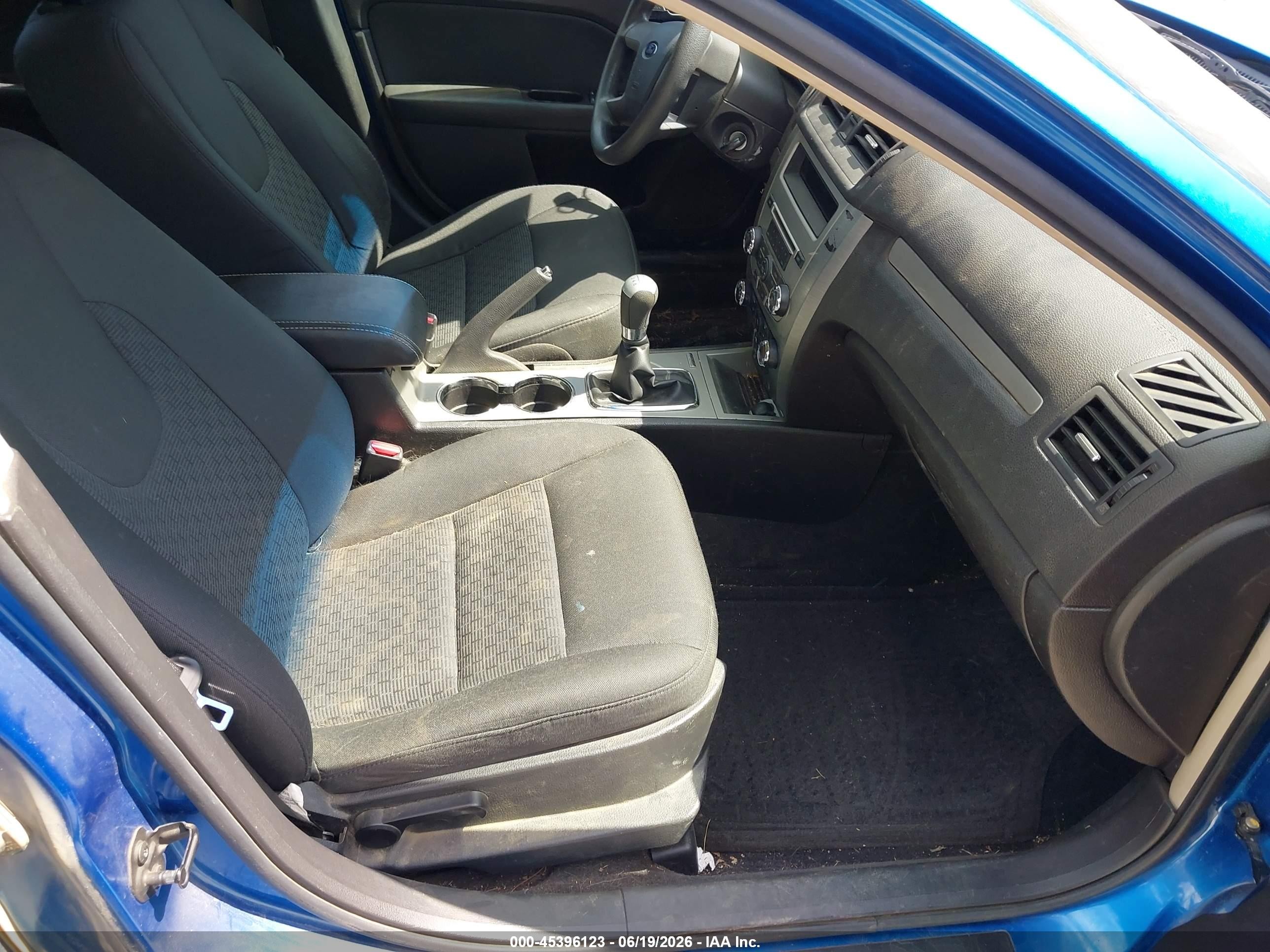 2011 Ford Fusion Se Blue vin: 3FAHP0HA0BR125780