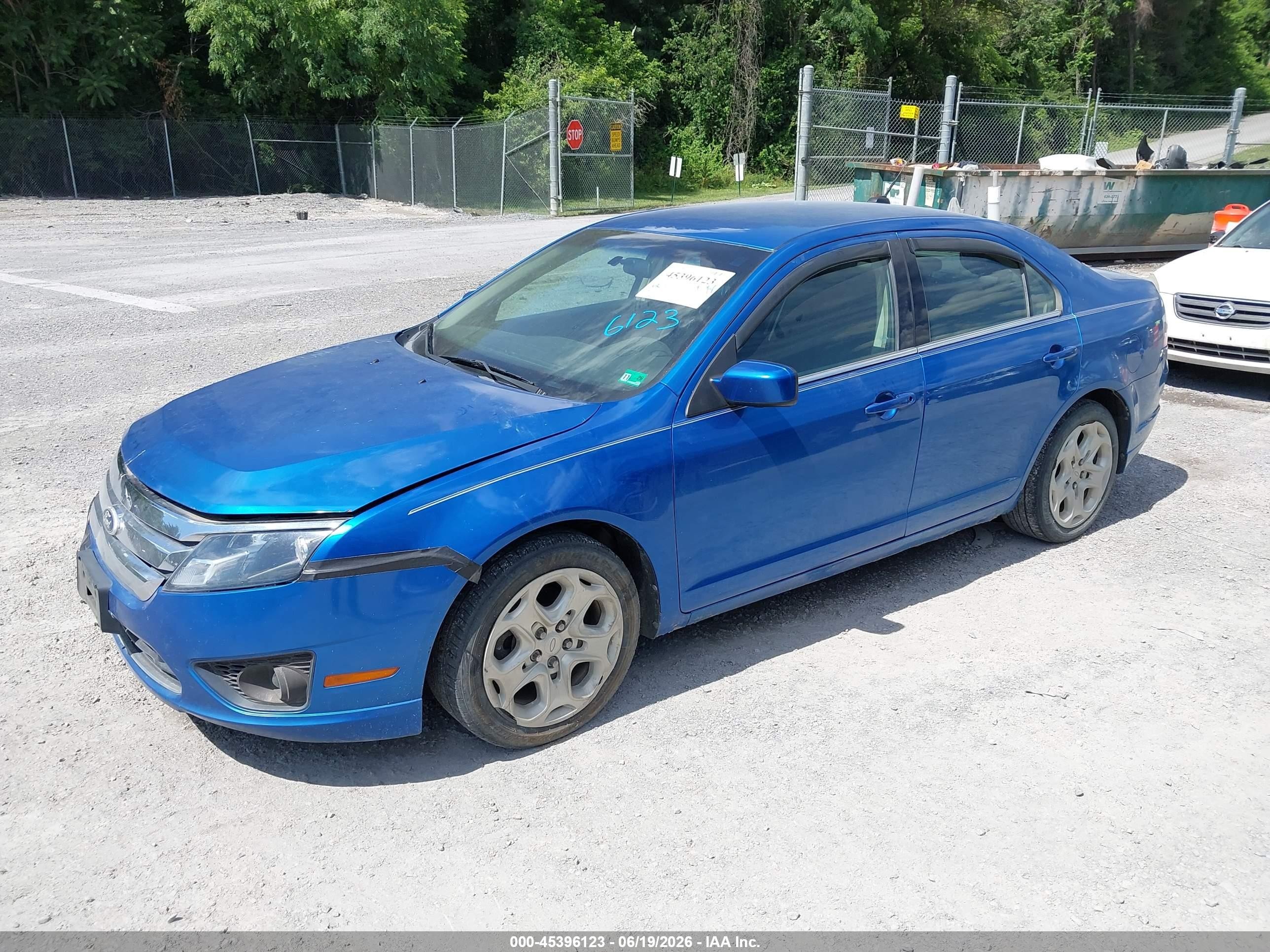 2011 Ford Fusion Se Blue vin: 3FAHP0HA0BR125780