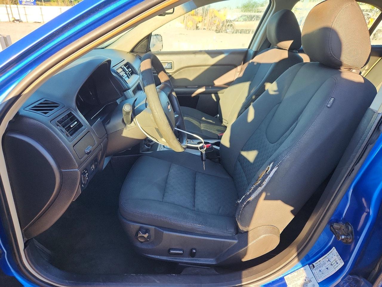 2011 Ford Fusion Se Blue vin: 3FAHP0HA0BR126671