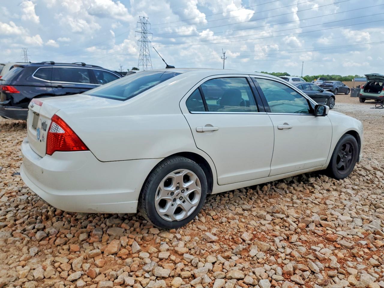 2011 Ford Fusion Se White vin: 3FAHP0HA0BR187924