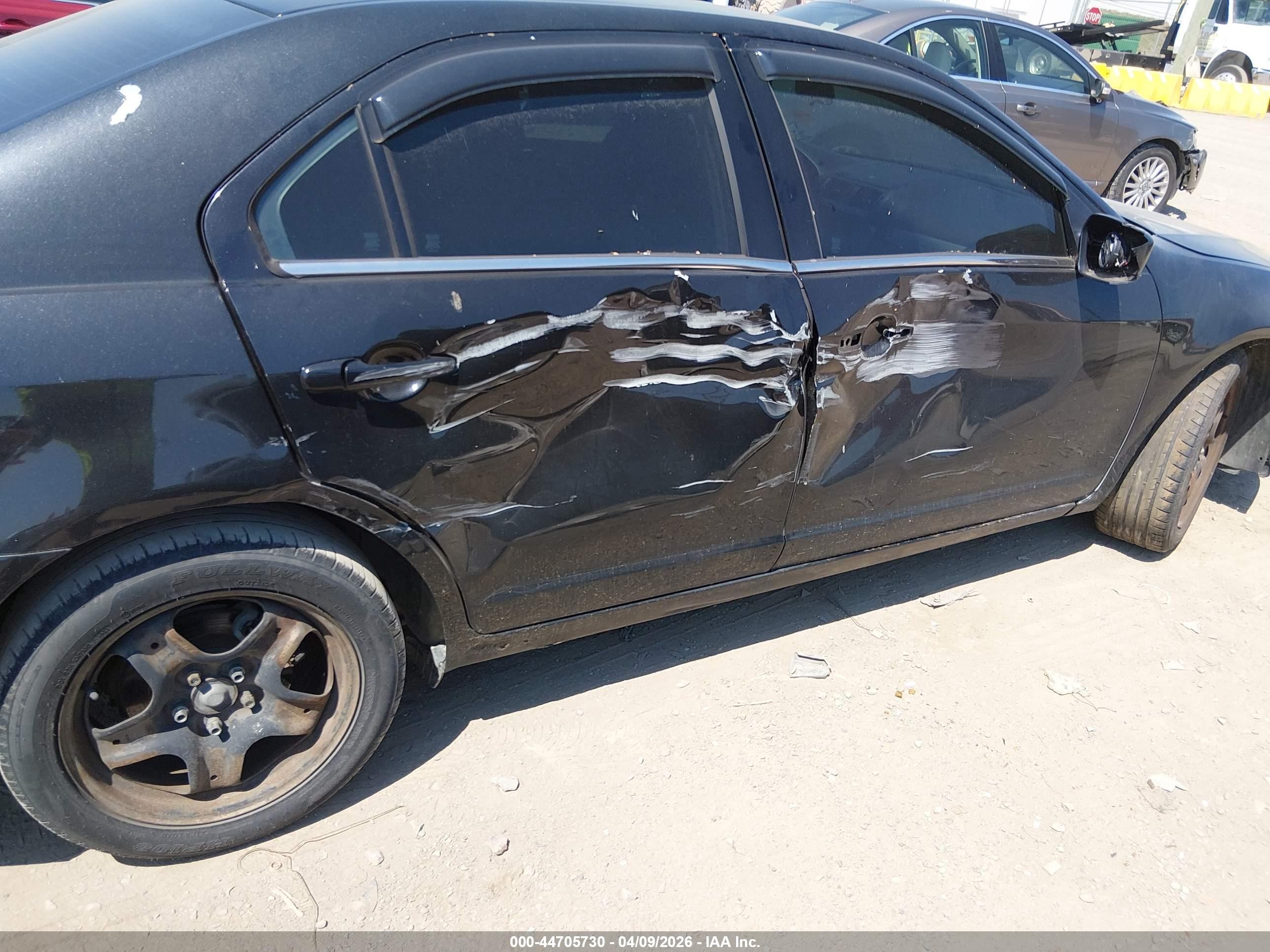 2011 Ford Fusion Se Black vin: 3FAHP0HA0BR267868