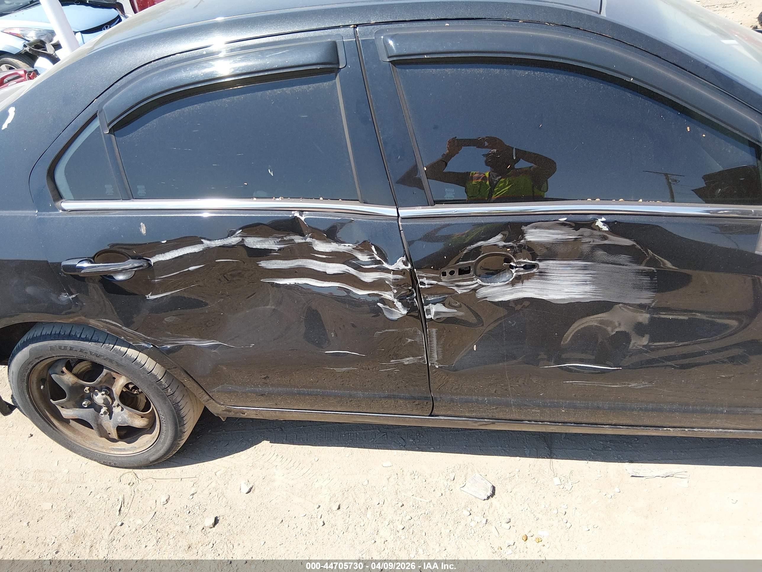2011 Ford Fusion Se Black vin: 3FAHP0HA0BR267868