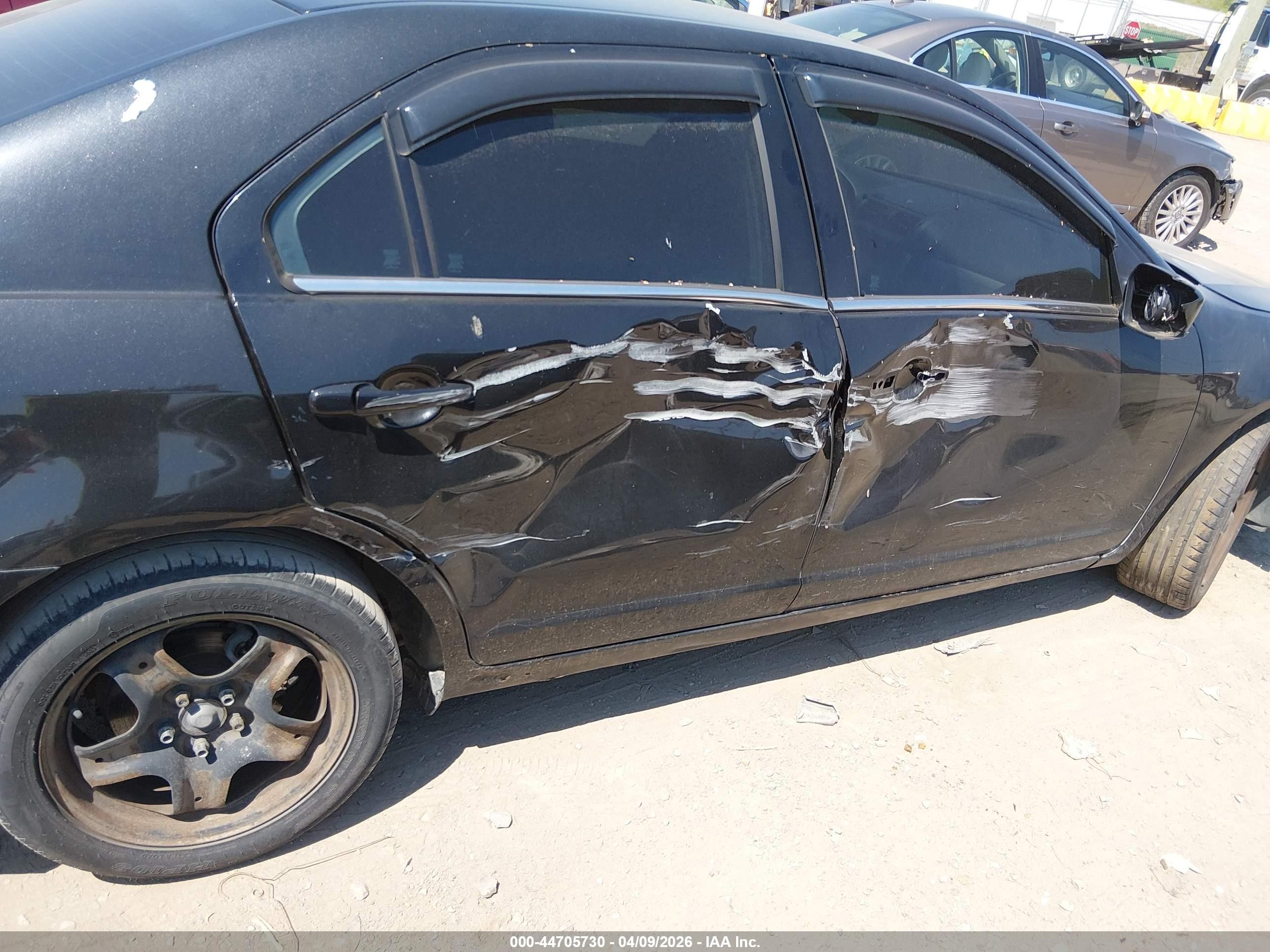2011 Ford Fusion Se Black vin: 3FAHP0HA0BR267868