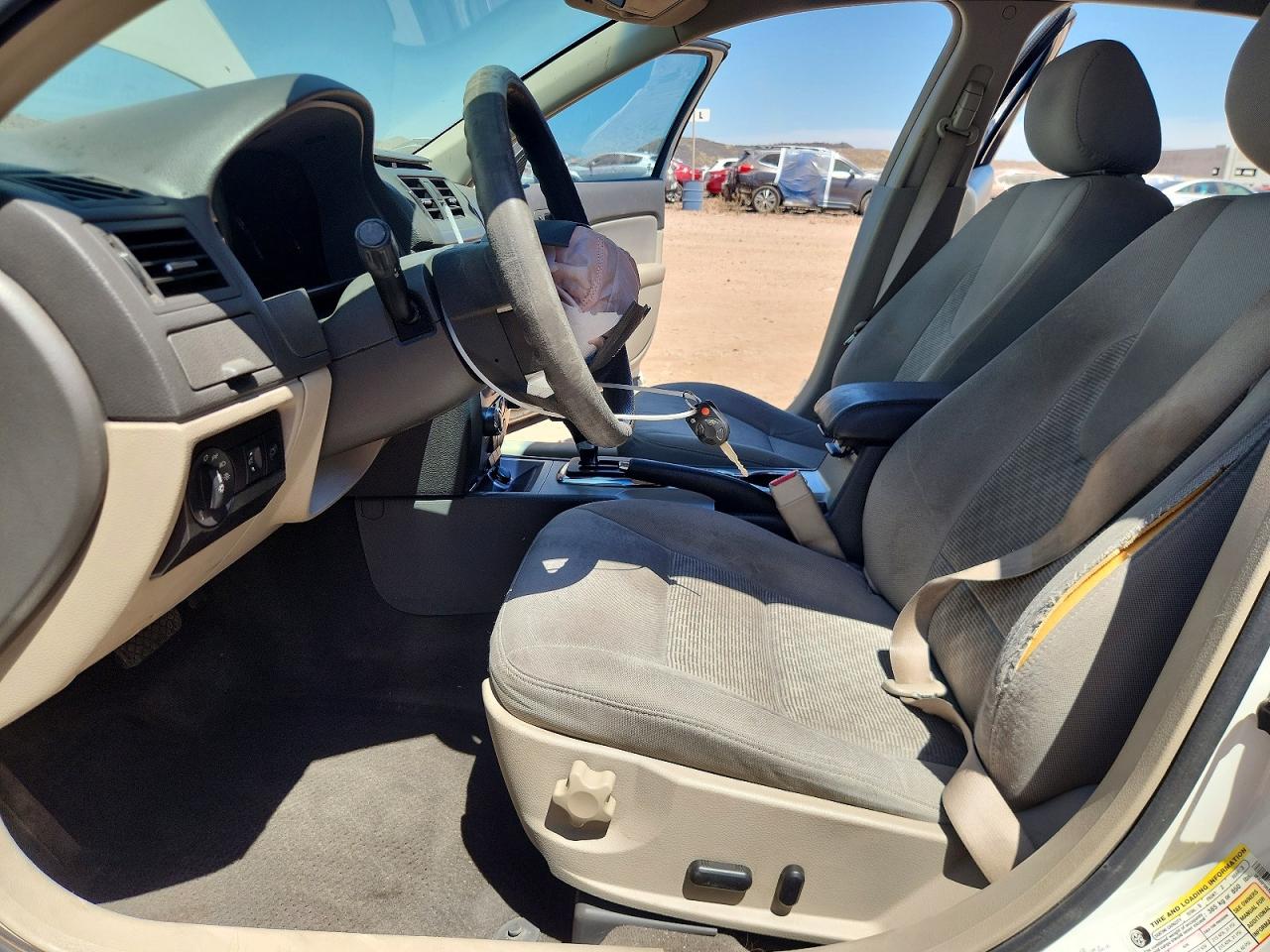 2011 Ford Fusion Se White vin: 3FAHP0HA0BR275680