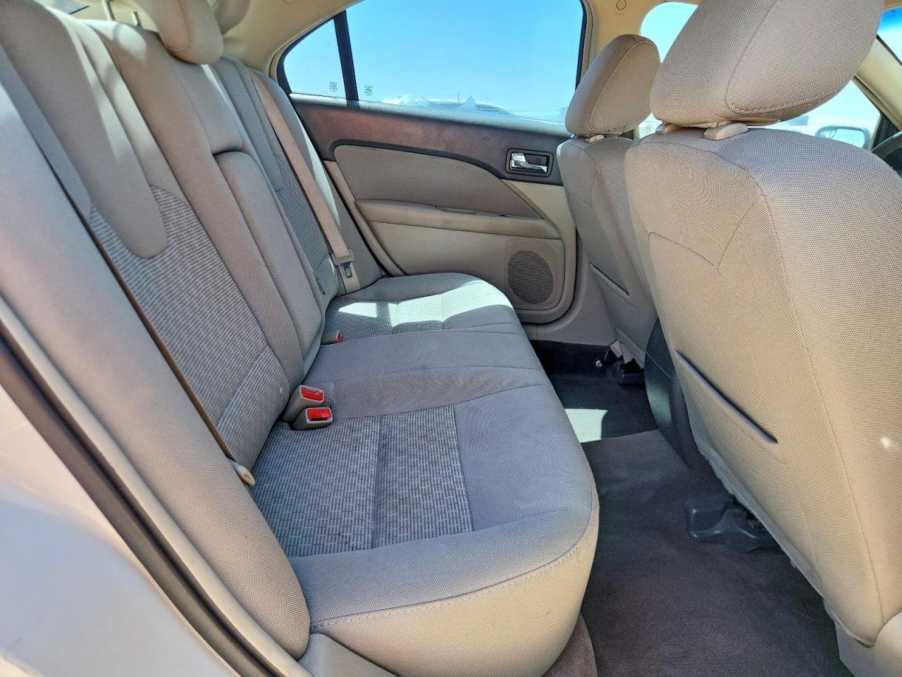 2011 Ford Fusion Se White vin: 3FAHP0HA0BR275680
