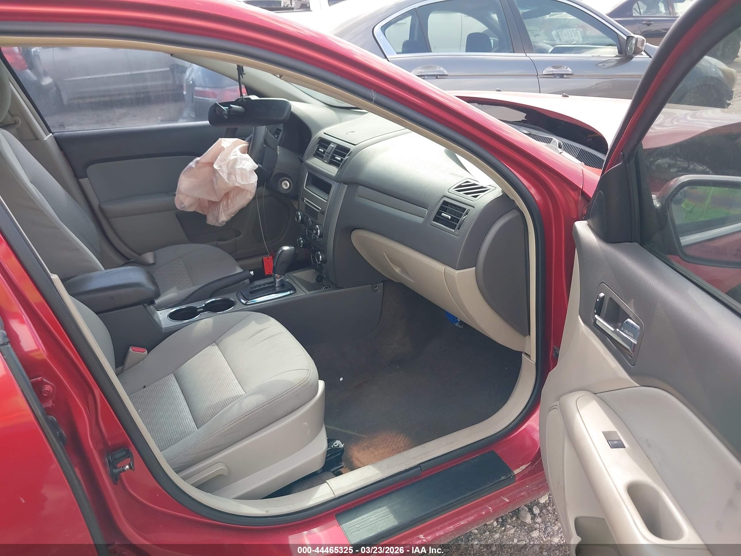 2011 Ford Fusion Se Red vin: 3FAHP0HA0BR329107