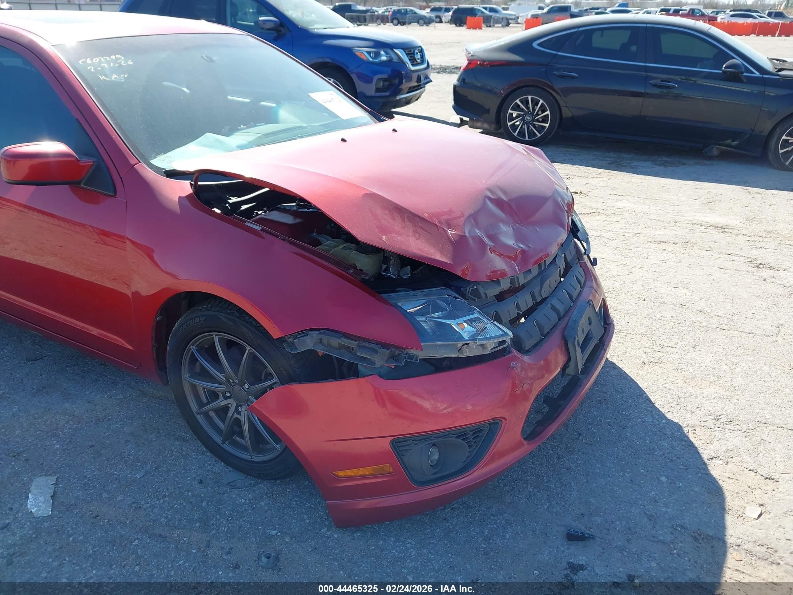 2011 Ford Fusion Se Red vin: 3FAHP0HA0BR329107