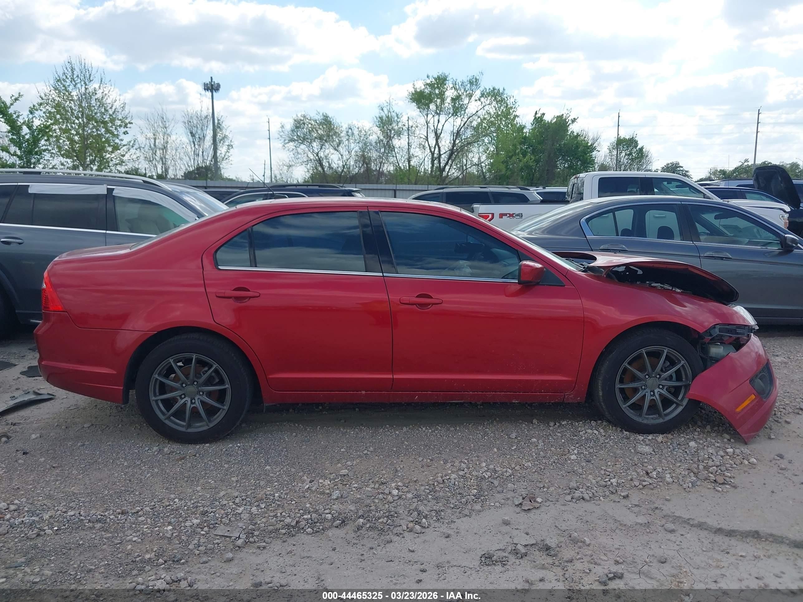 2011 Ford Fusion Se Red vin: 3FAHP0HA0BR329107