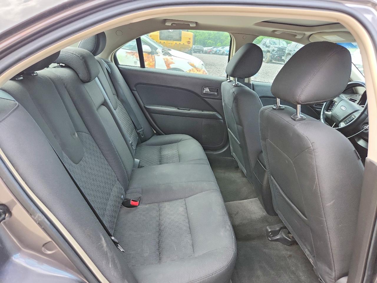 2012 Ford Fusion Gray vin: 3FAHP0HA0CR105370