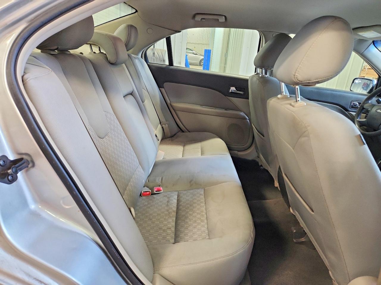 2012 Ford Fusion Se Silver vin: 3FAHP0HA0CR152091