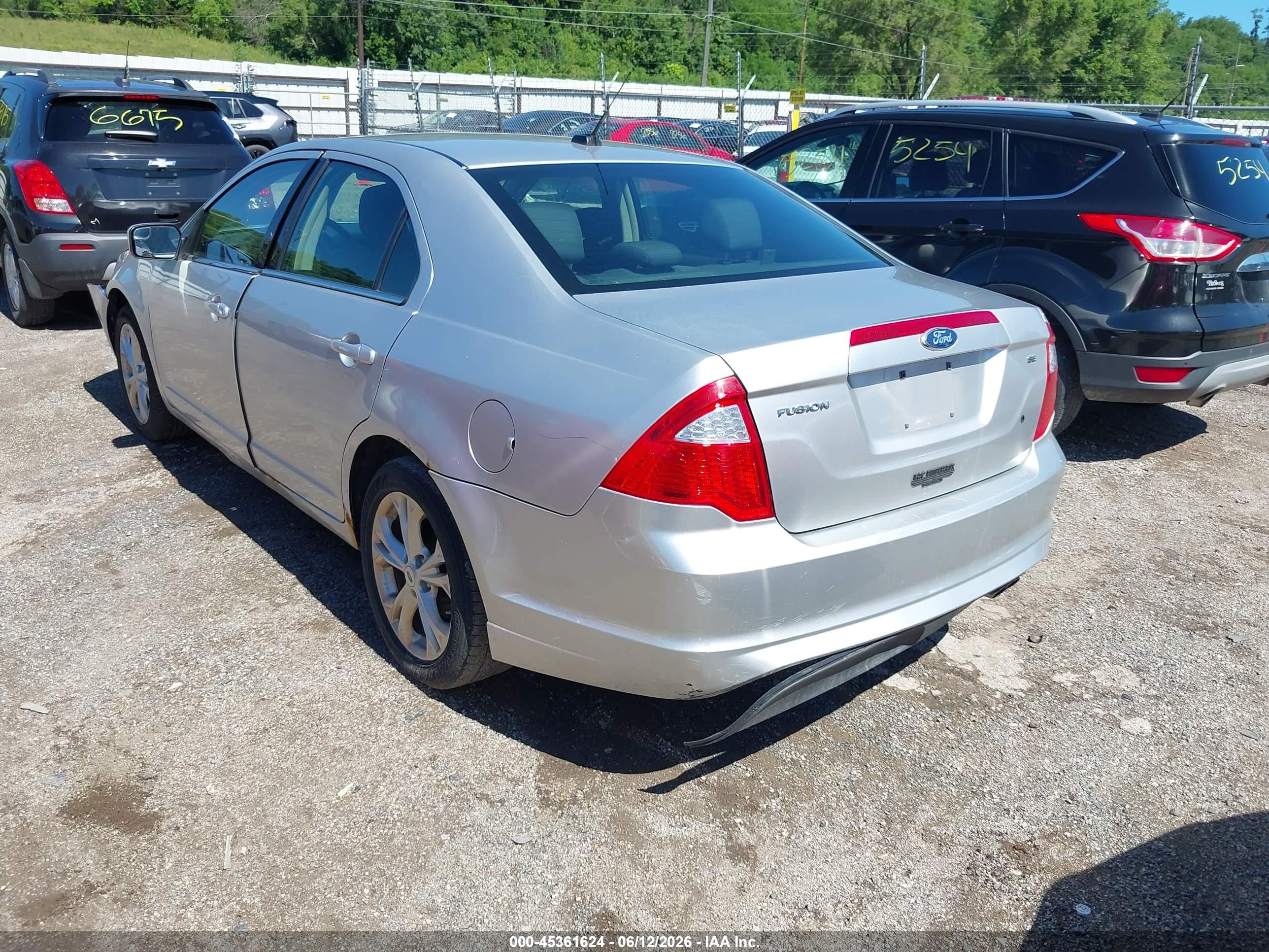 2012 Ford Fusion Se Серебряный vin: 3FAHP0HA0CR180182