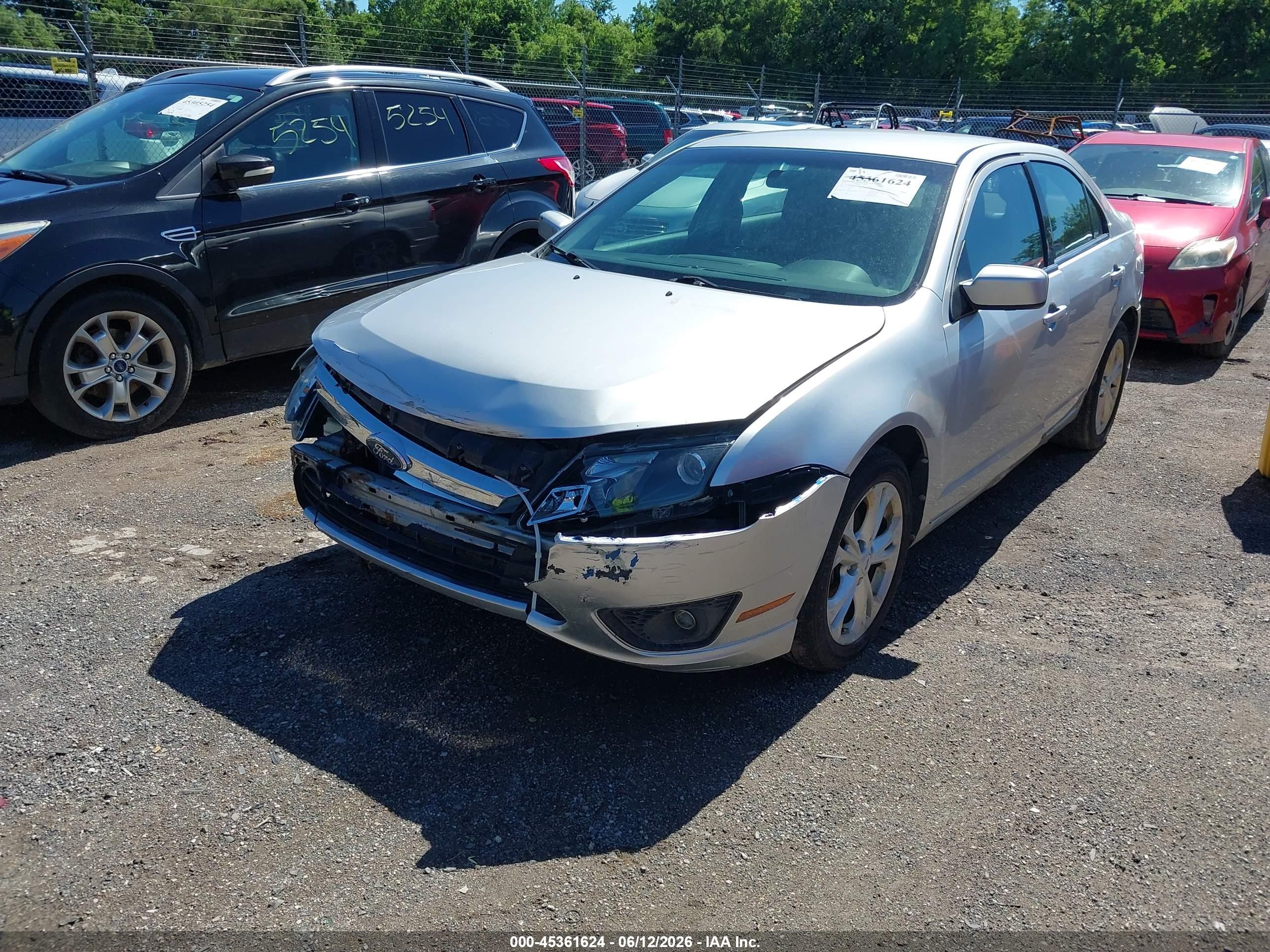 2012 Ford Fusion Se Серебряный vin: 3FAHP0HA0CR180182