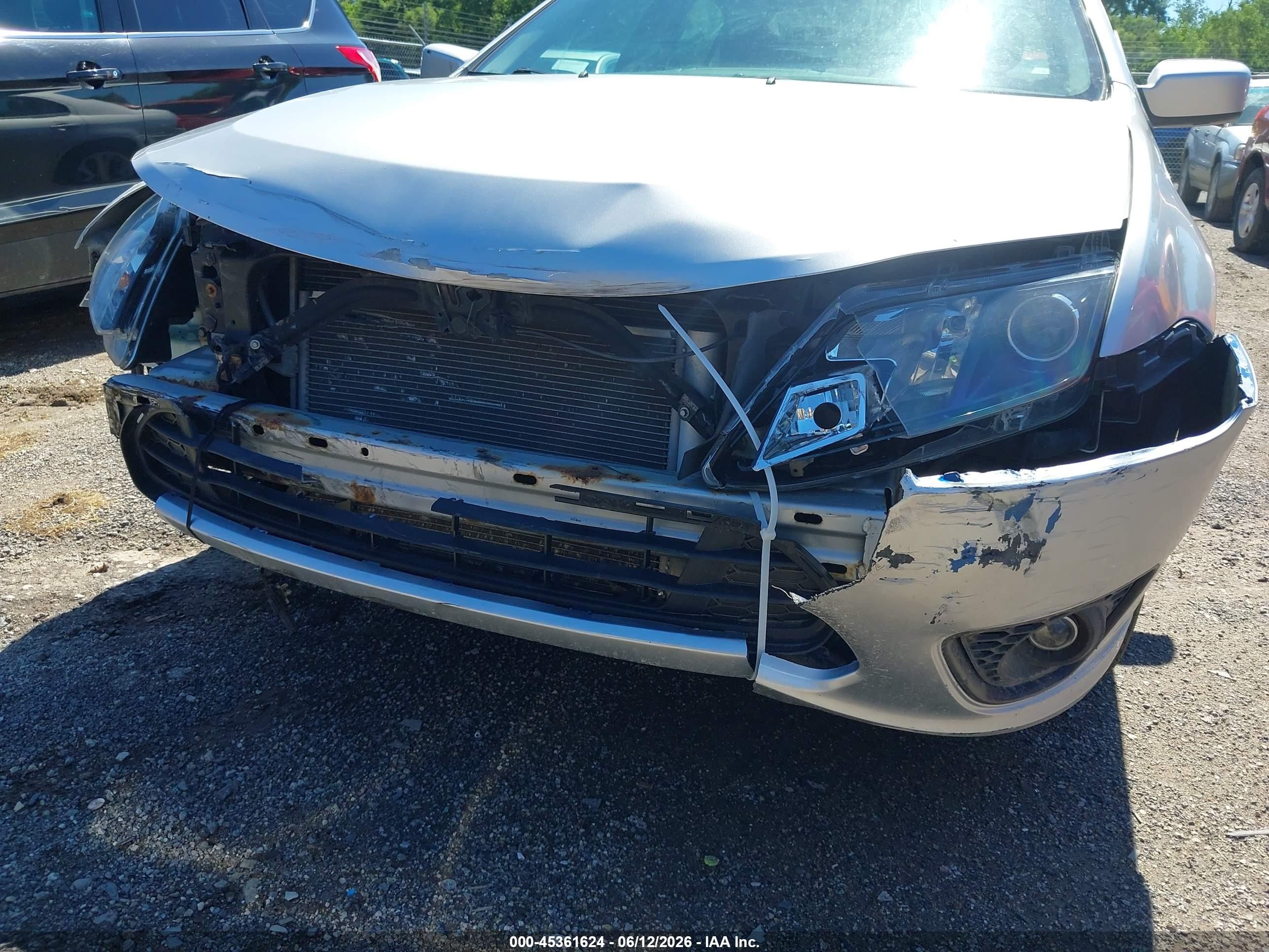 2012 Ford Fusion Se Серебряный vin: 3FAHP0HA0CR180182