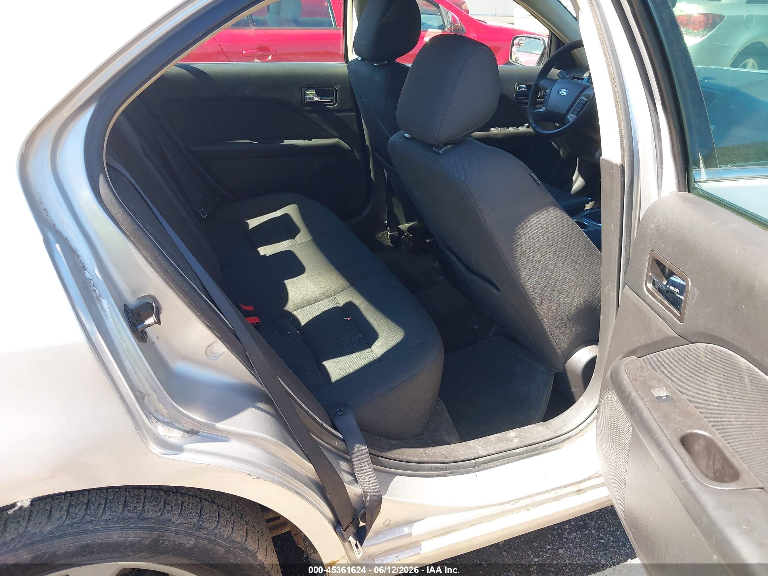 2012 Ford Fusion Se Серебряный vin: 3FAHP0HA0CR180182