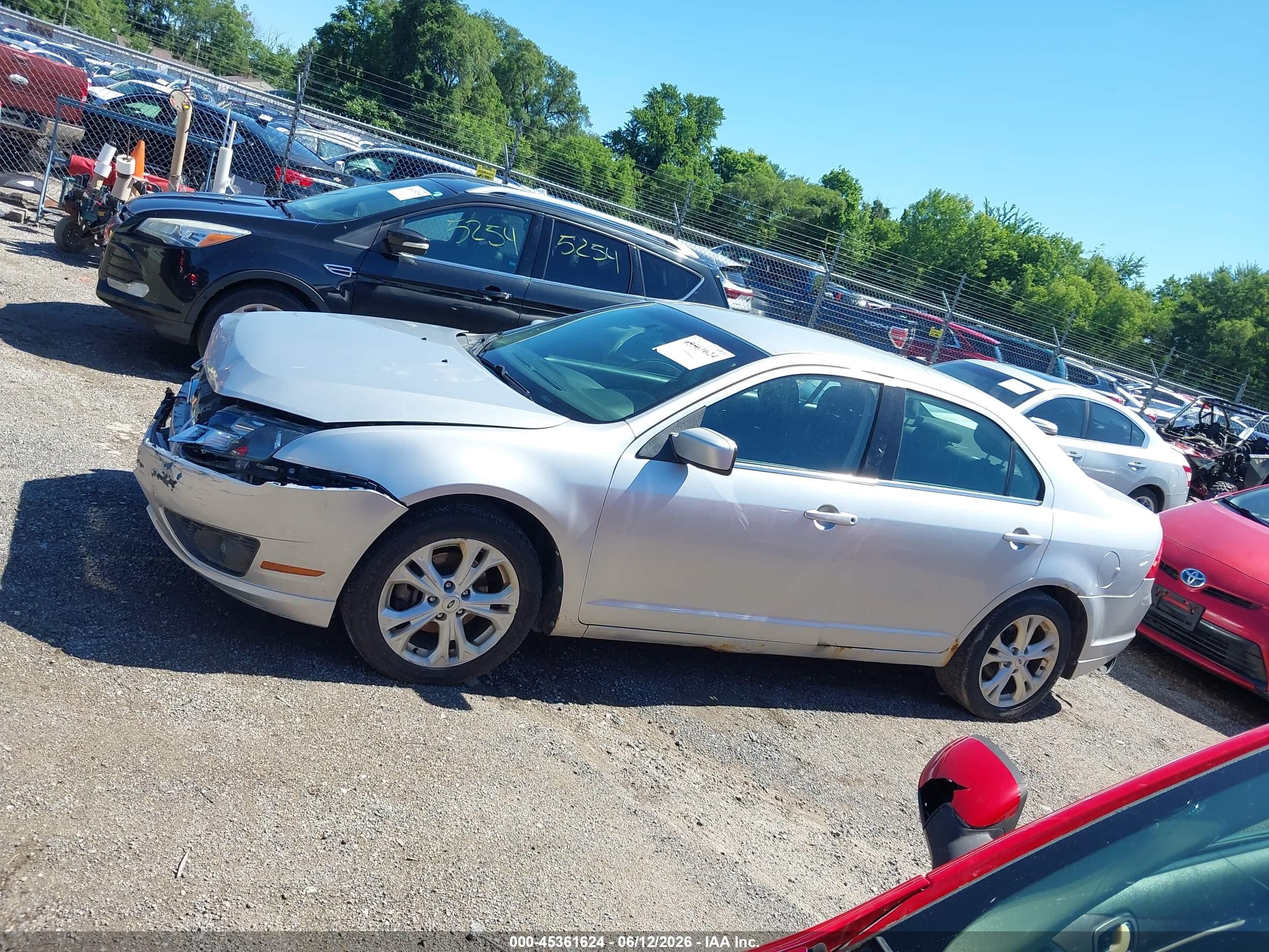 2012 Ford Fusion Se Серебряный vin: 3FAHP0HA0CR180182