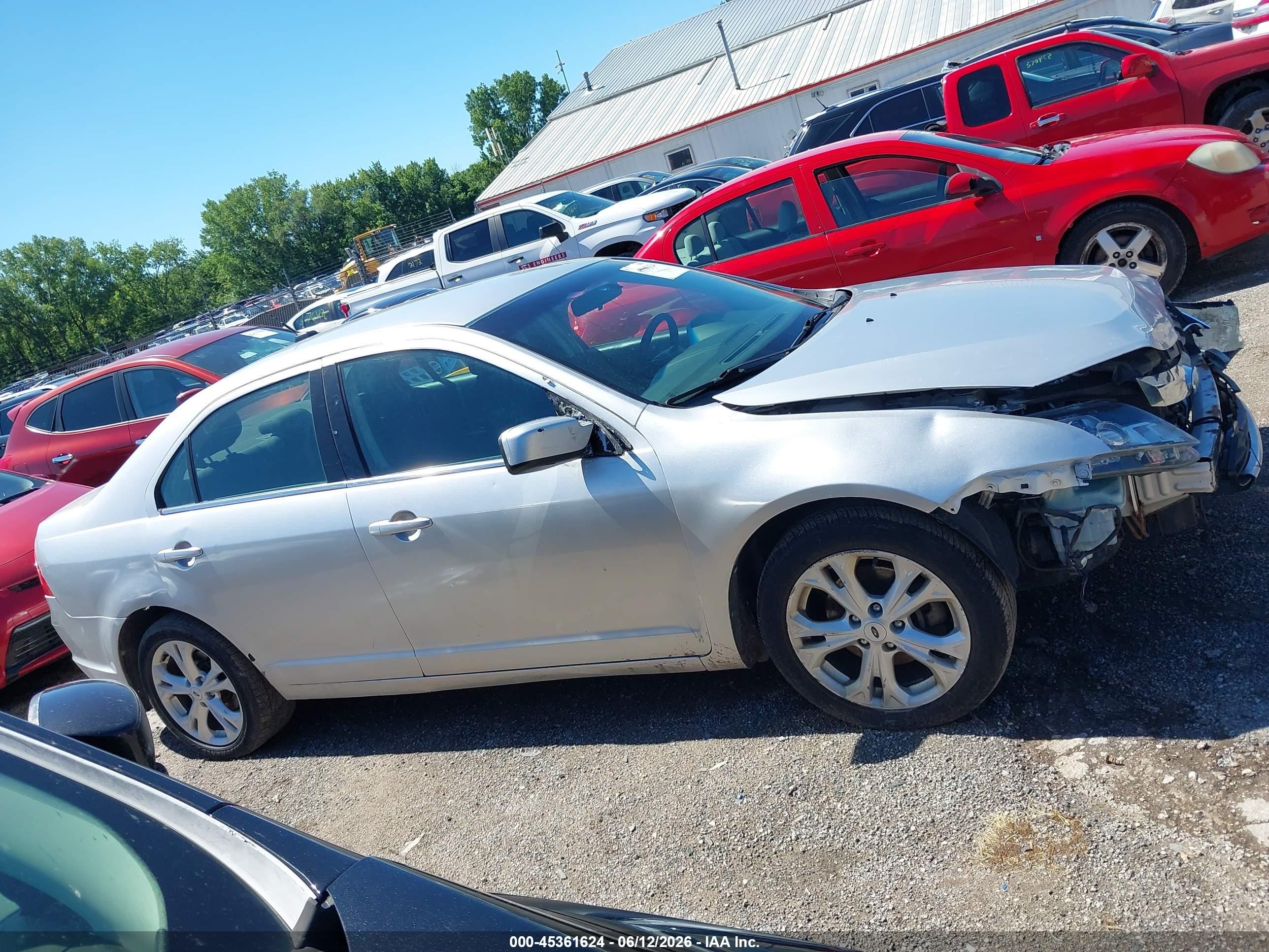 2012 Ford Fusion Se Серебряный vin: 3FAHP0HA0CR180182