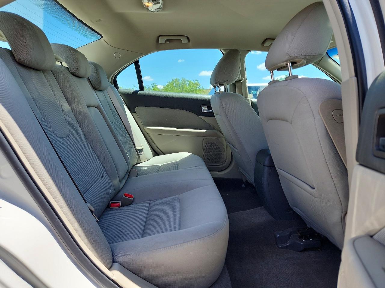 2010 Ford Fusion Se White vin: 3FAHP0HA1AR141694