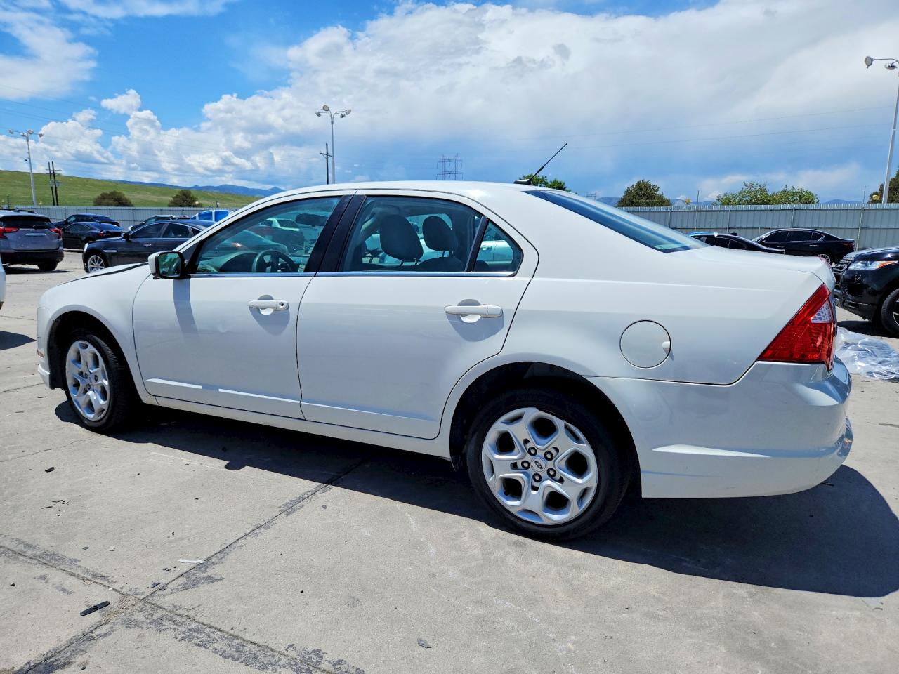 2010 Ford Fusion Se White vin: 3FAHP0HA1AR141694