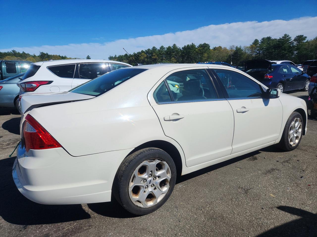 2010 Ford Fusion Se White vin: 3FAHP0HA1AR407831