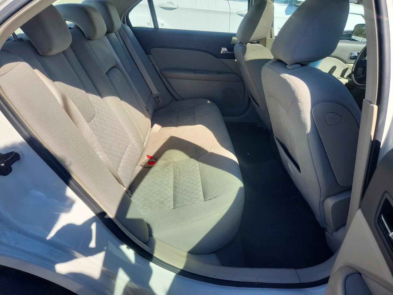 2010 Ford Fusion Se White vin: 3FAHP0HA1AR407831