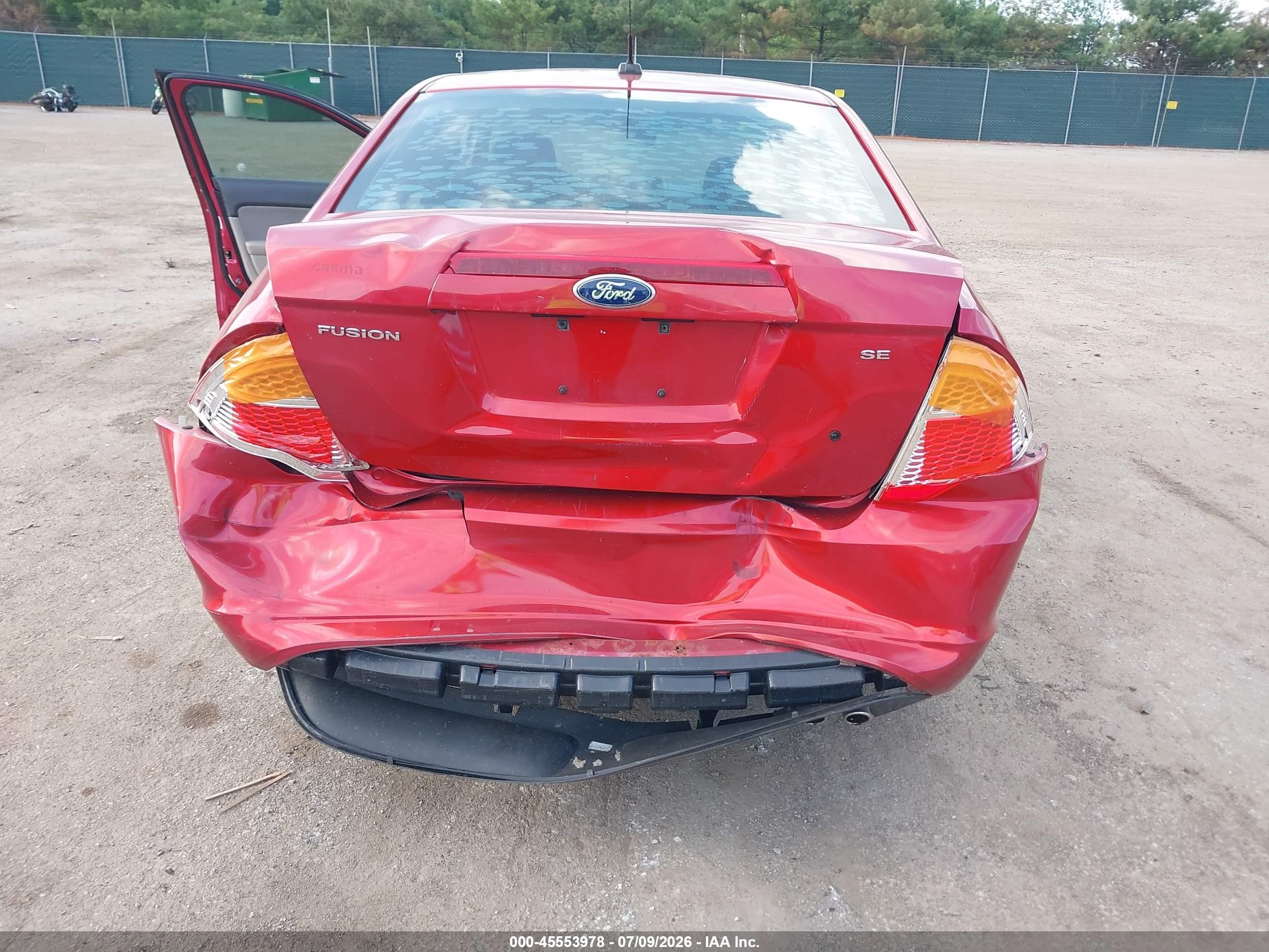 2010 Ford Fusion Se Red vin: 3FAHP0HA1AR408638